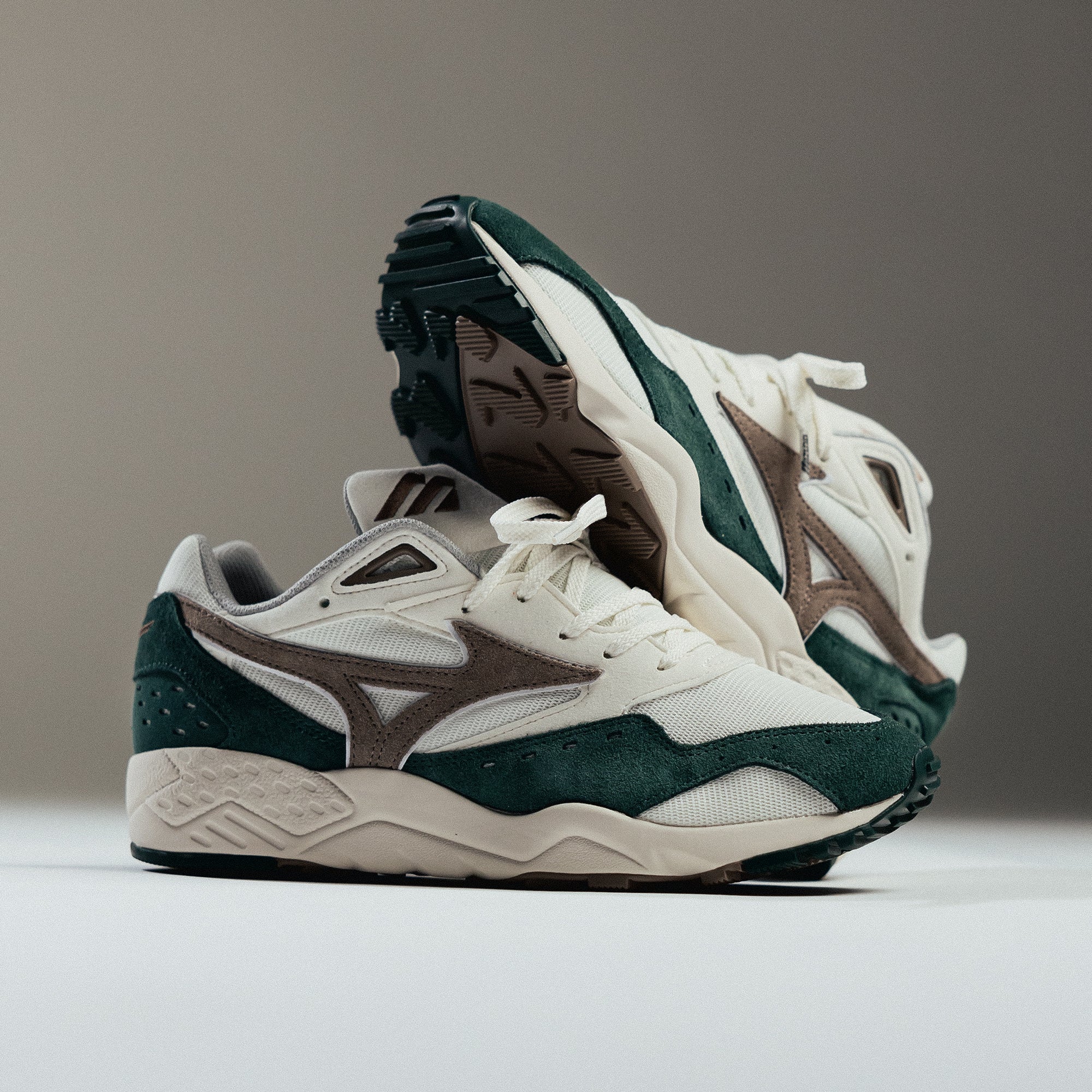 Mizuno Contender