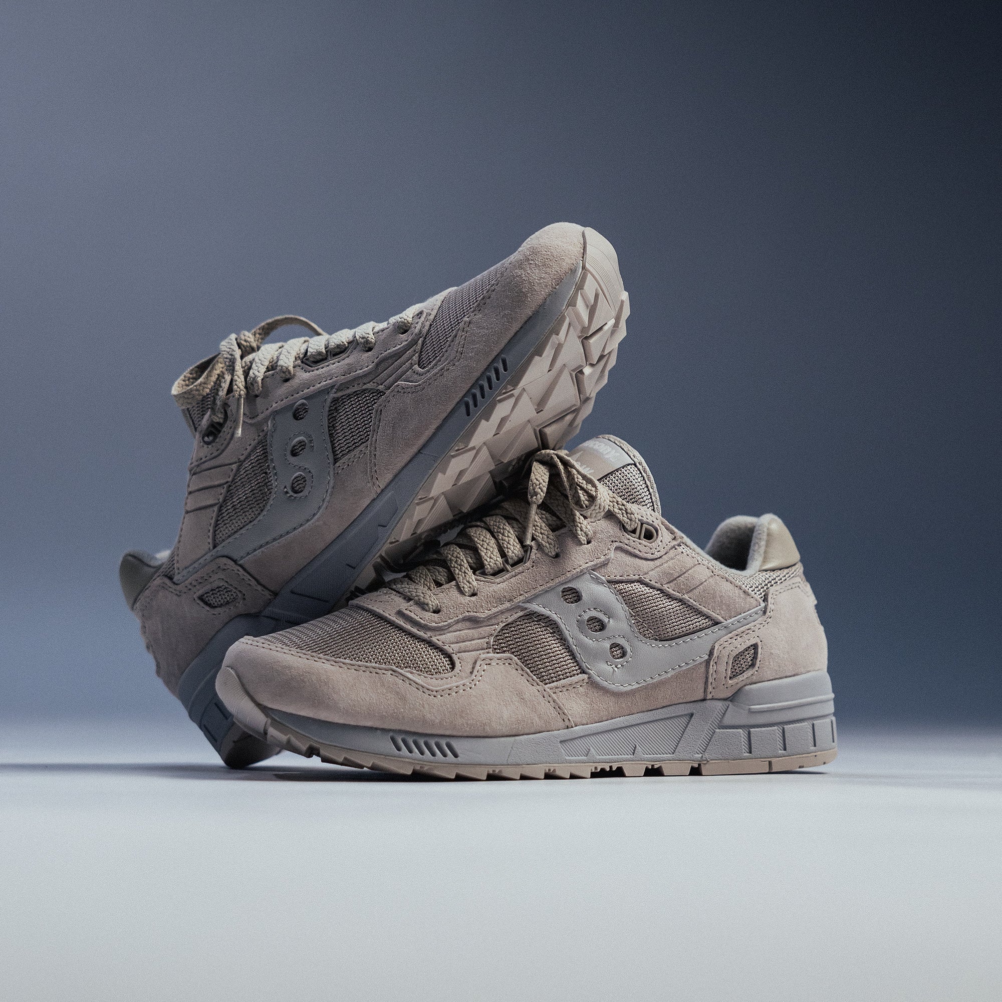 saucony shadow grey