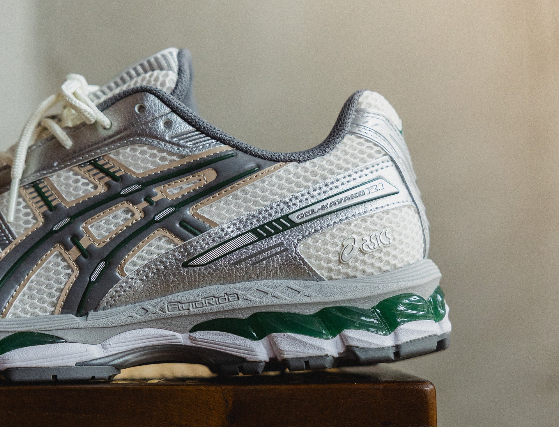 Asics Gel-Kayano 12.1 cream carbon