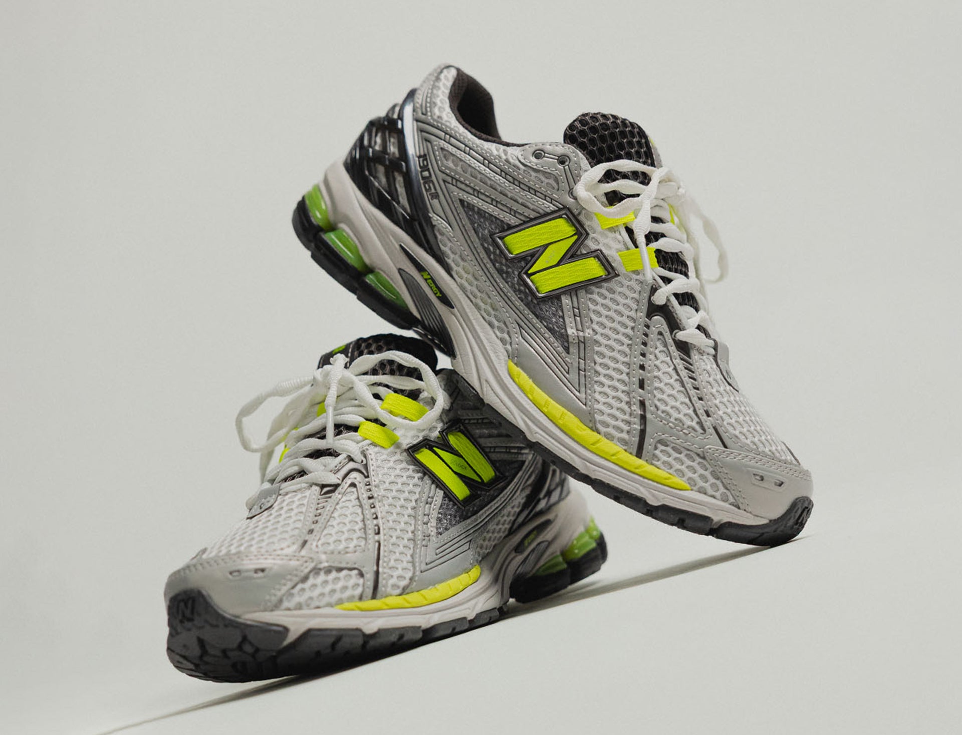 New Balance 1906R light silver metallic alkaline green