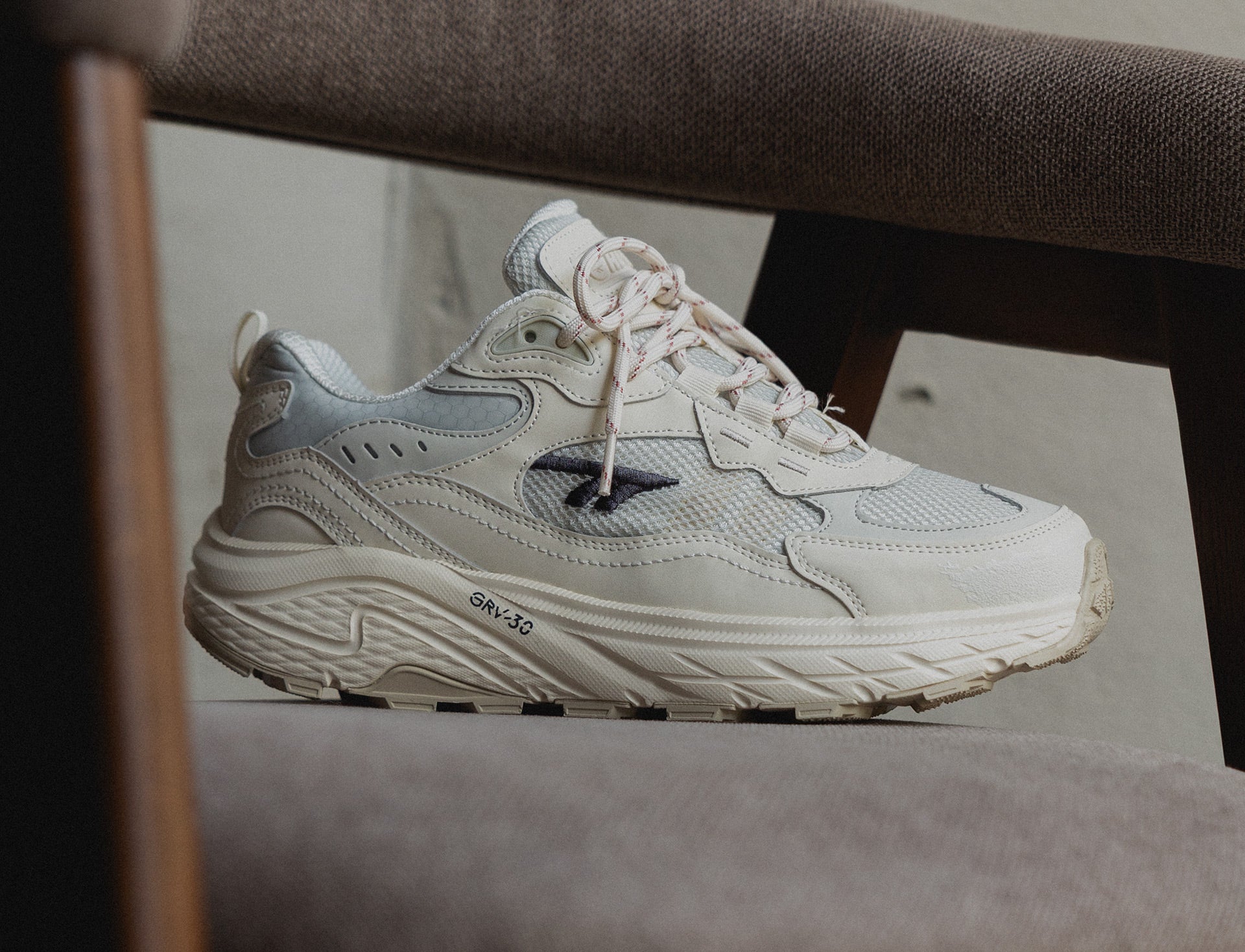 Hi-Tec Eastend WP 'Japan Line' Pack off white