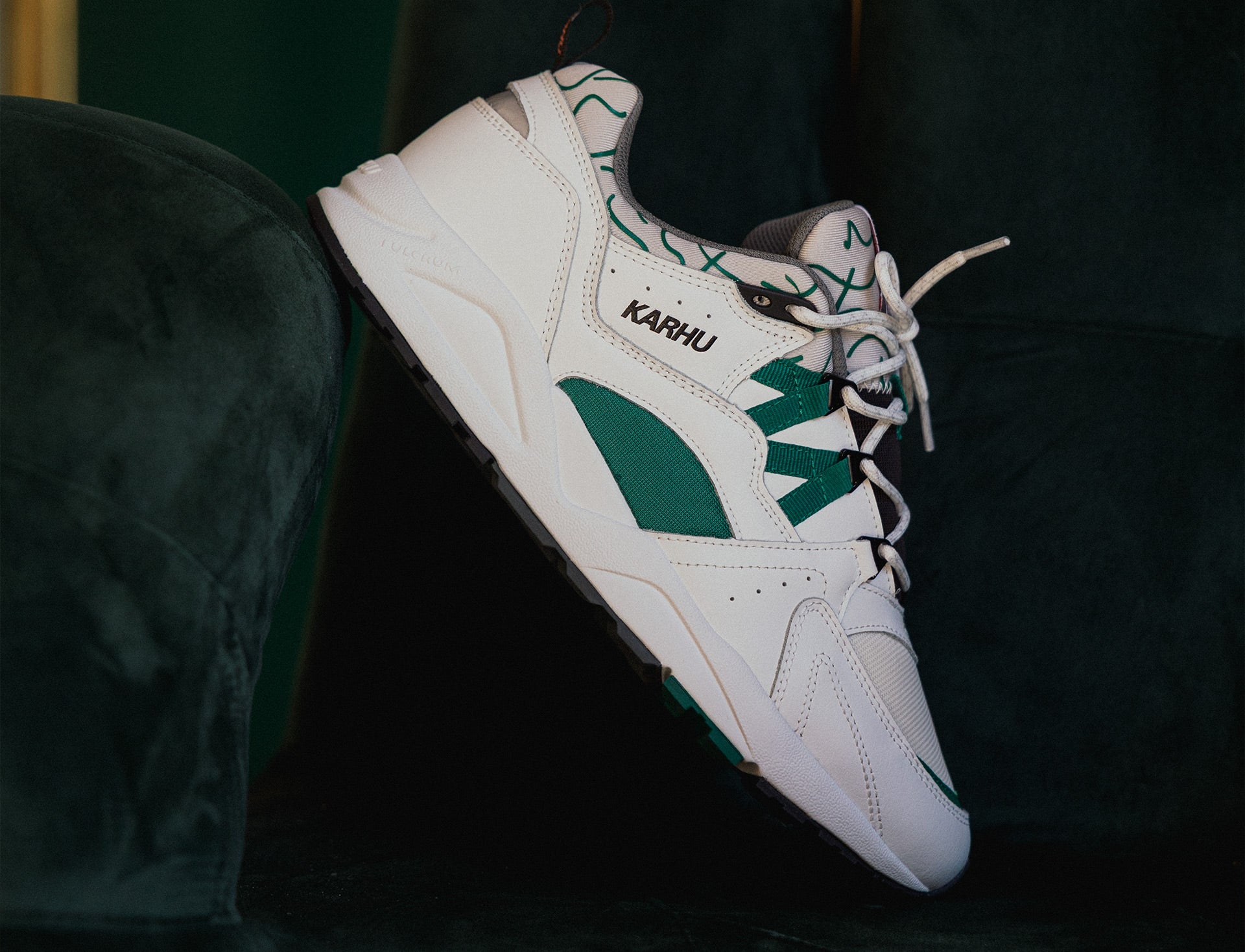 Karhu Fusion 2.0 OG white ultramarine green