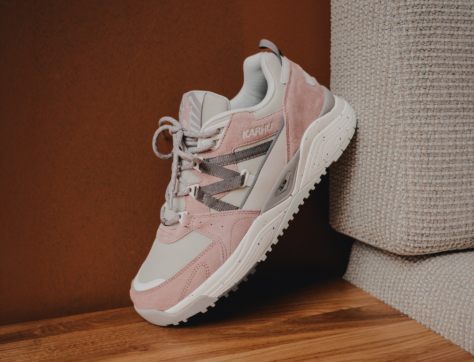 Karhu Fusion XC adobe rose dark gull gray