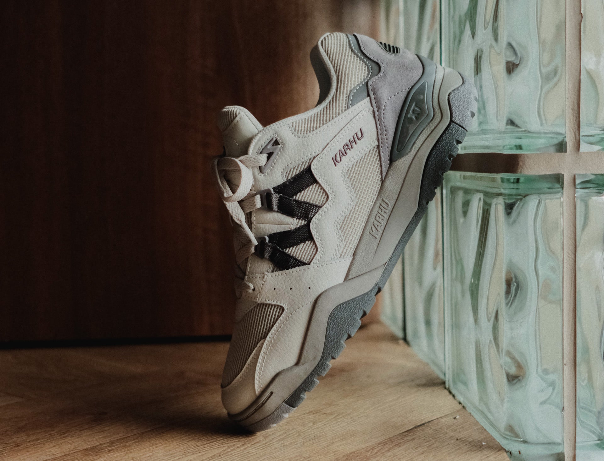 Karhu Fusion XT blanc de blanc dark gull gray