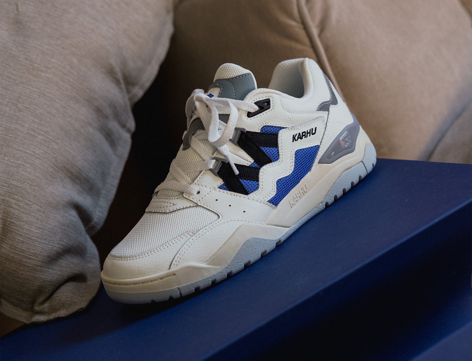 Karhu Fusion XT bright white dazzling blue