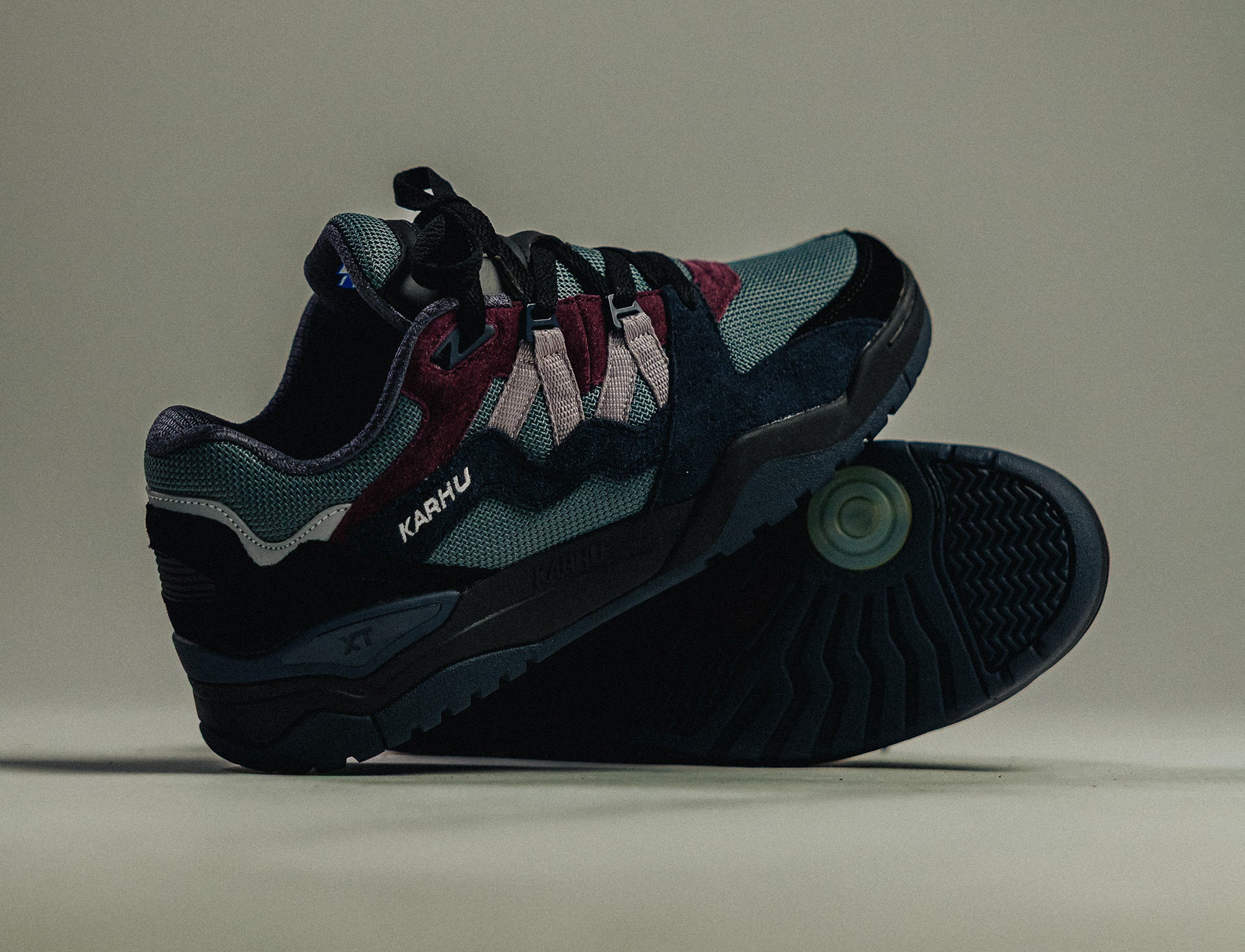 Karhu Fusion XT jet black gull