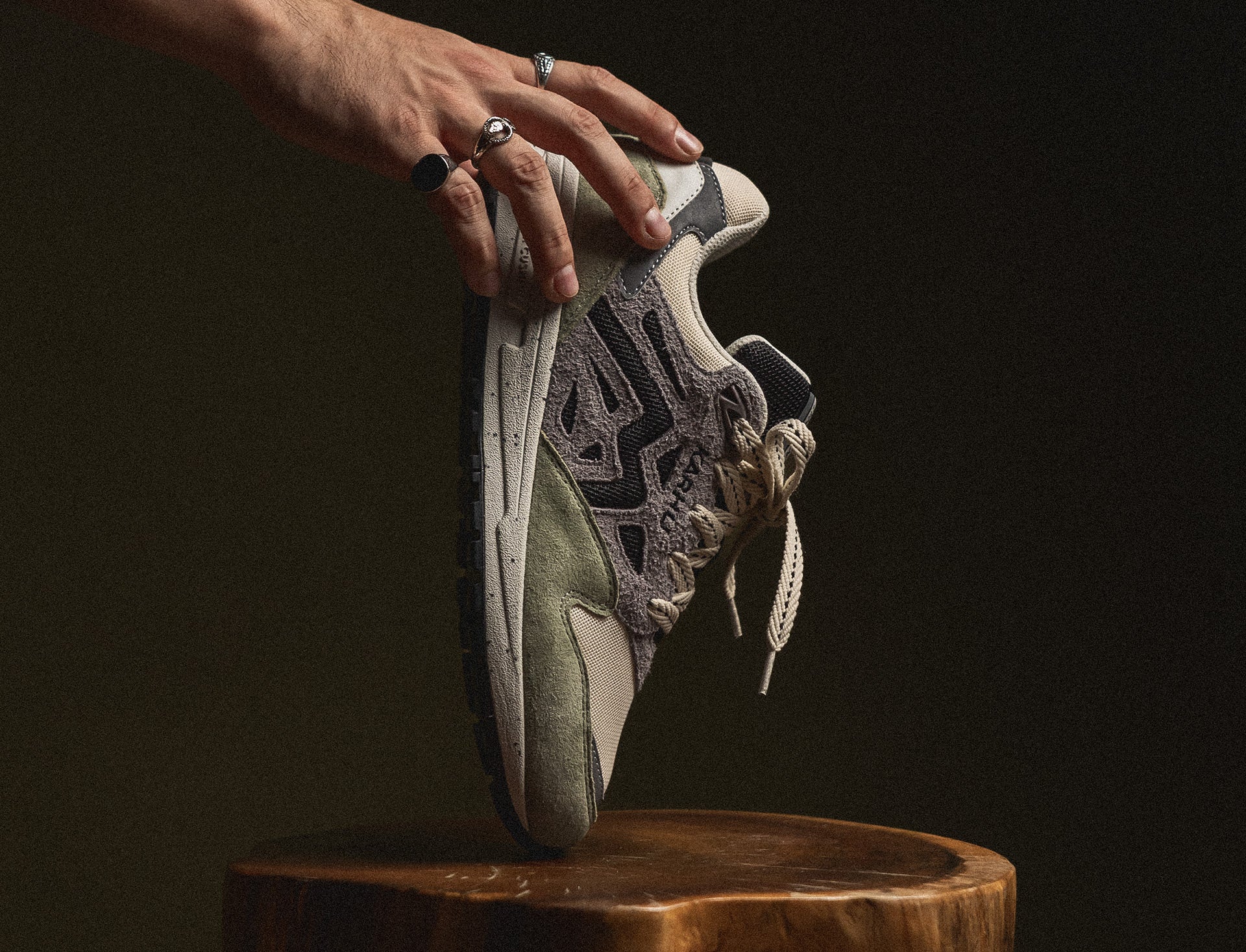 Karhu Legacy 96 Tea Jet Black