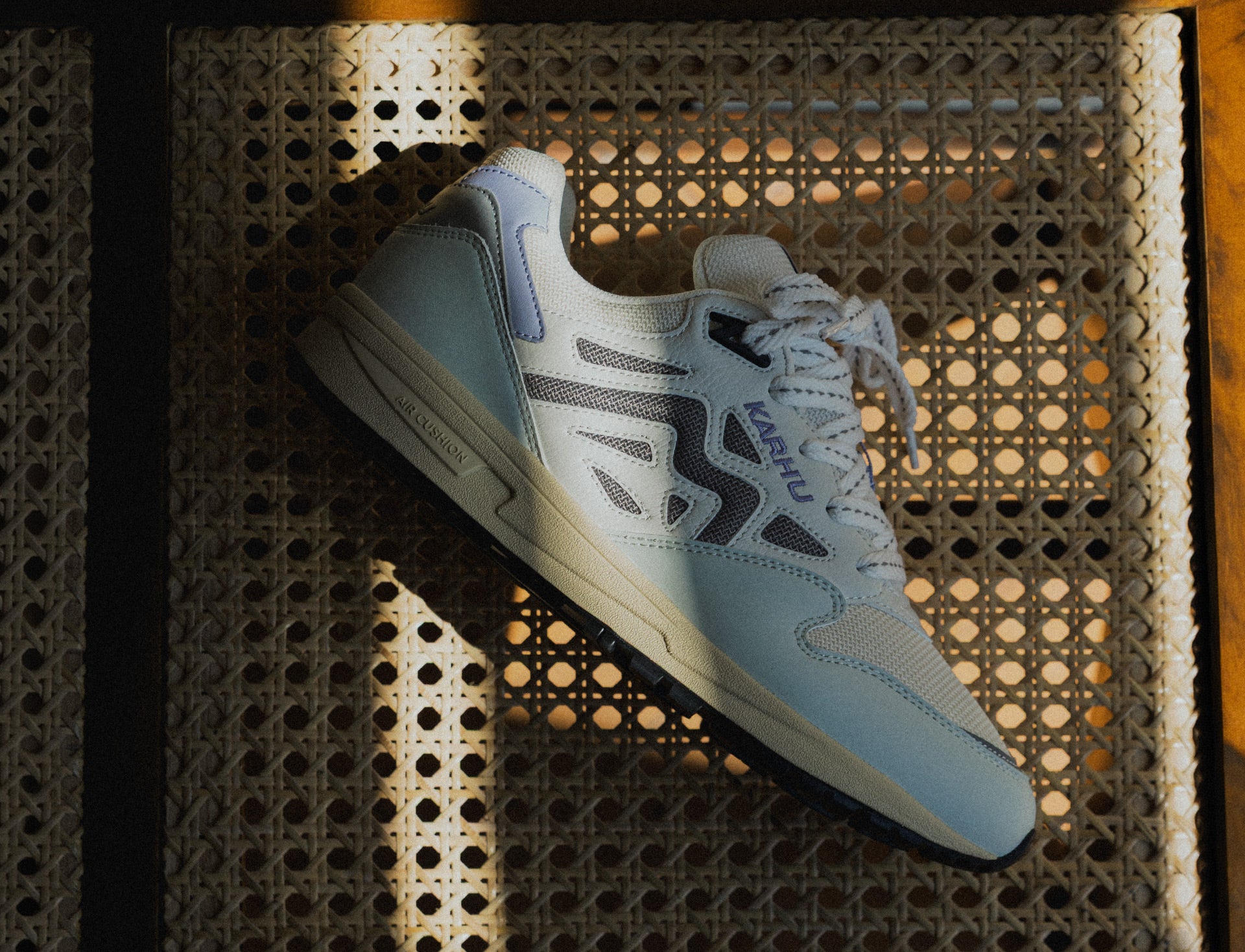 Karhu Legacy 96 foggy dew hematite