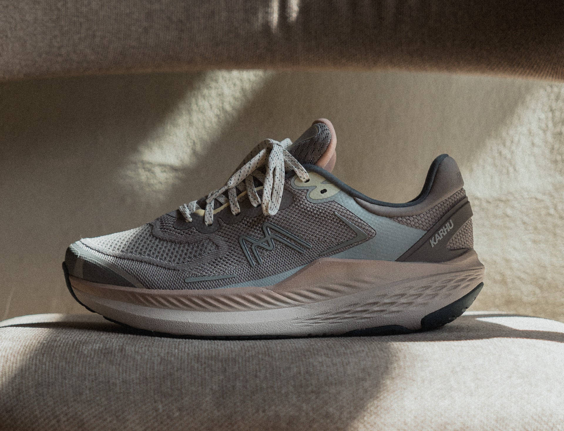 Karhu Mestari Run LS steeple gray highrise