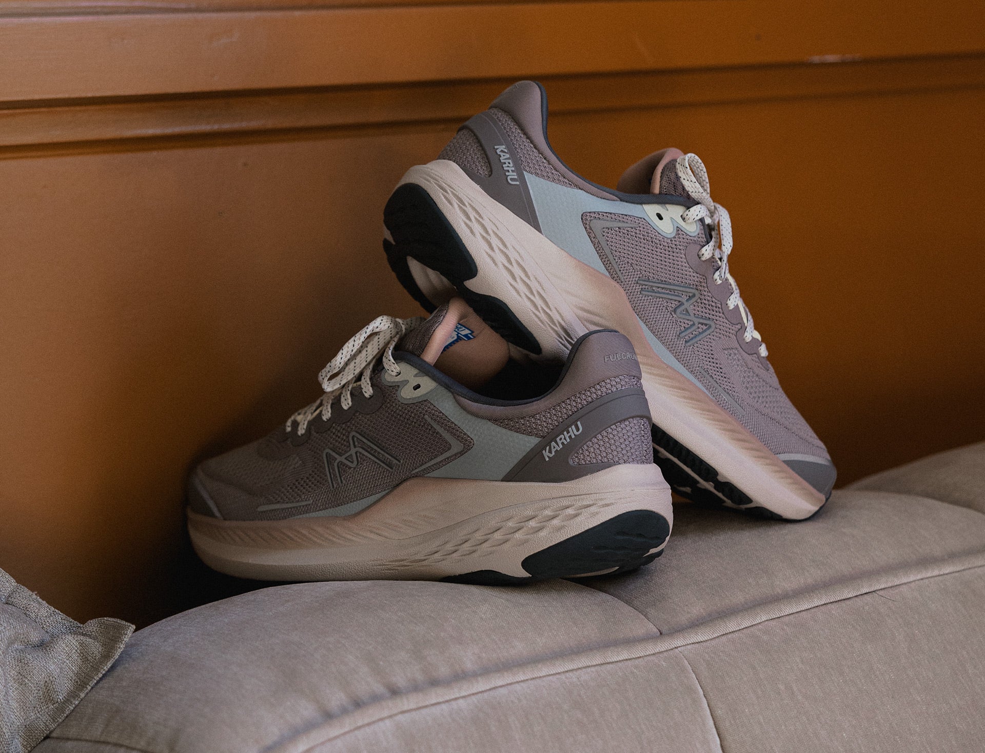 Karhu Mestari Run LS steeple gray highrise