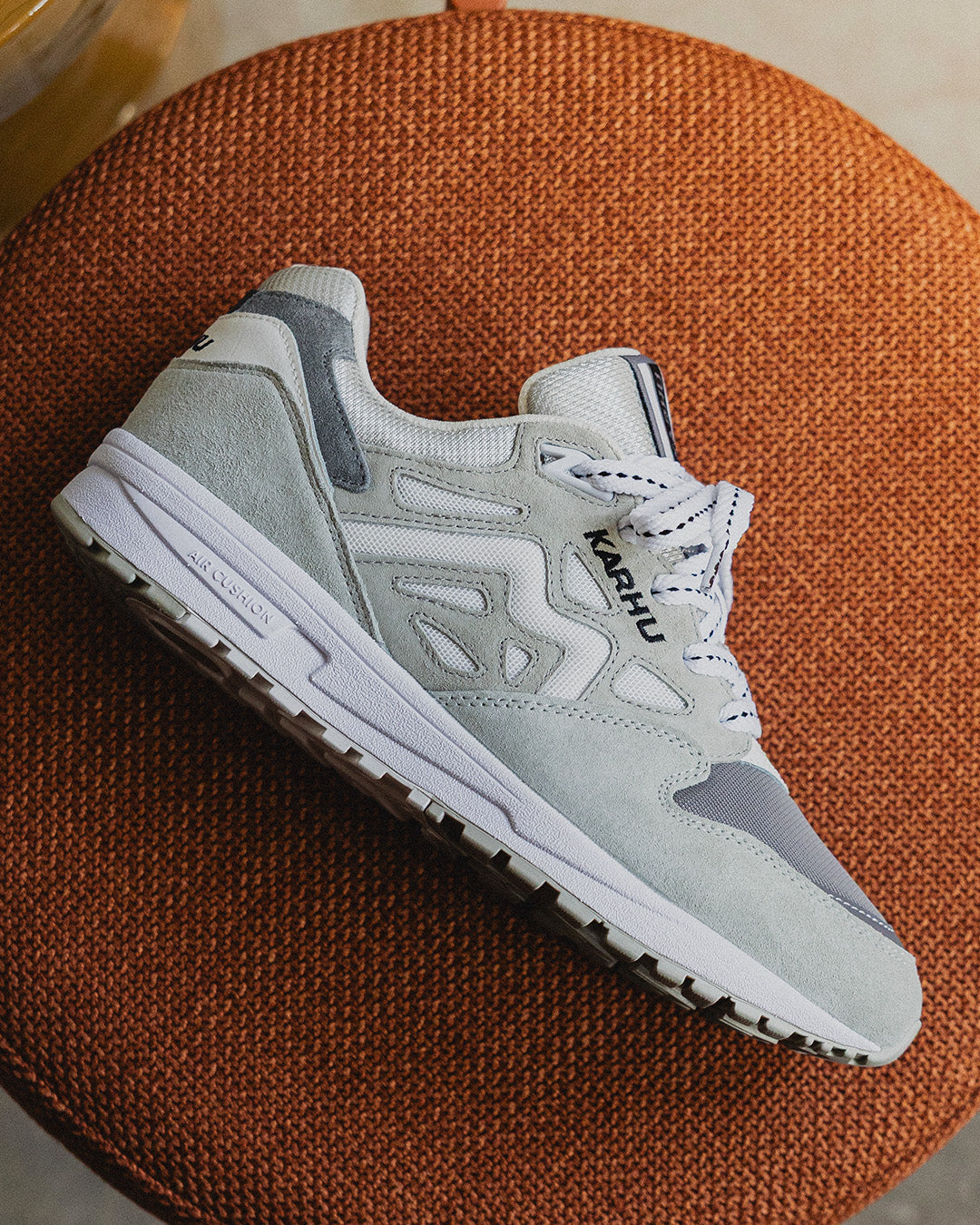 Karhu Legacy 96 dawn blue bright white