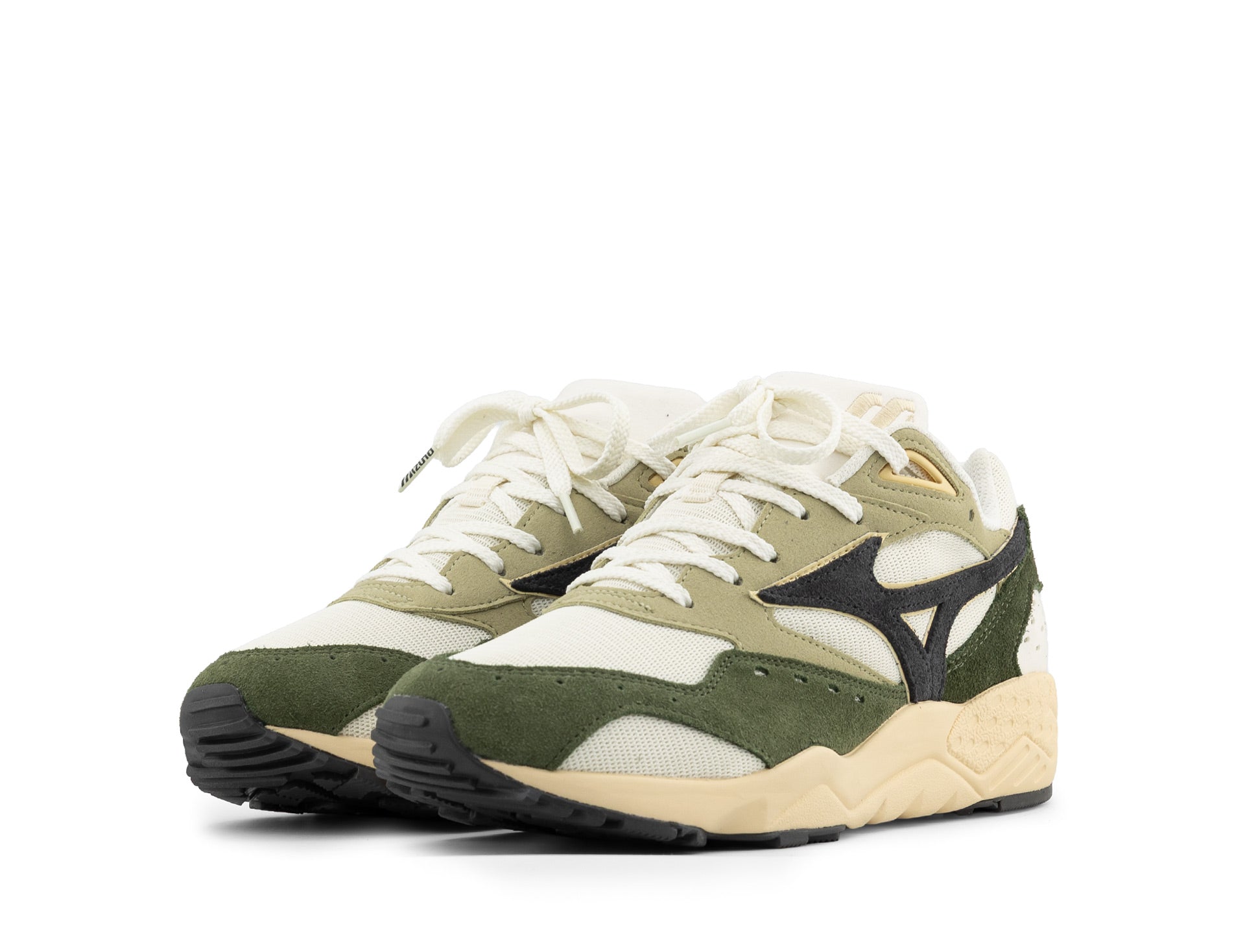 Mizuno Contender pristine black sand four leaf clover