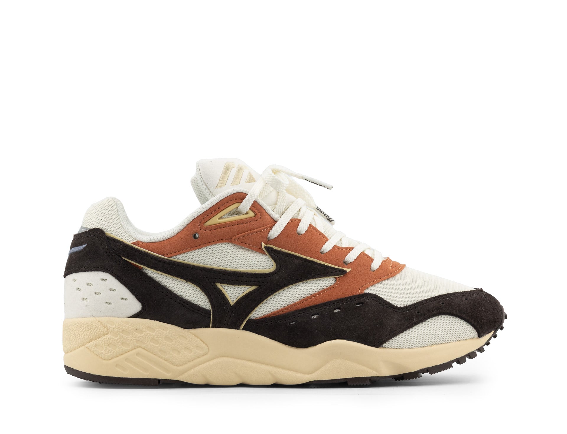 Mizuno Contender pristine mole sunburn