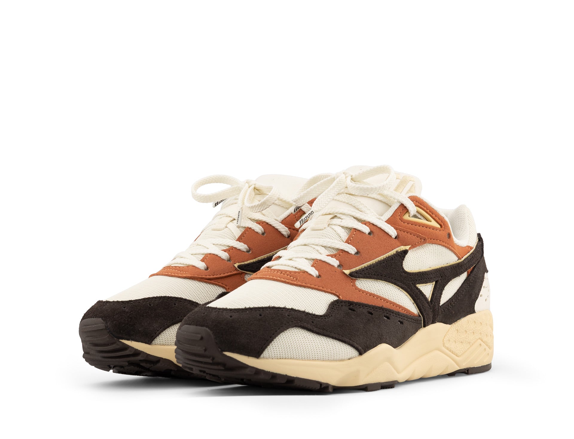 Mizuno Contender pristine mole sunburn