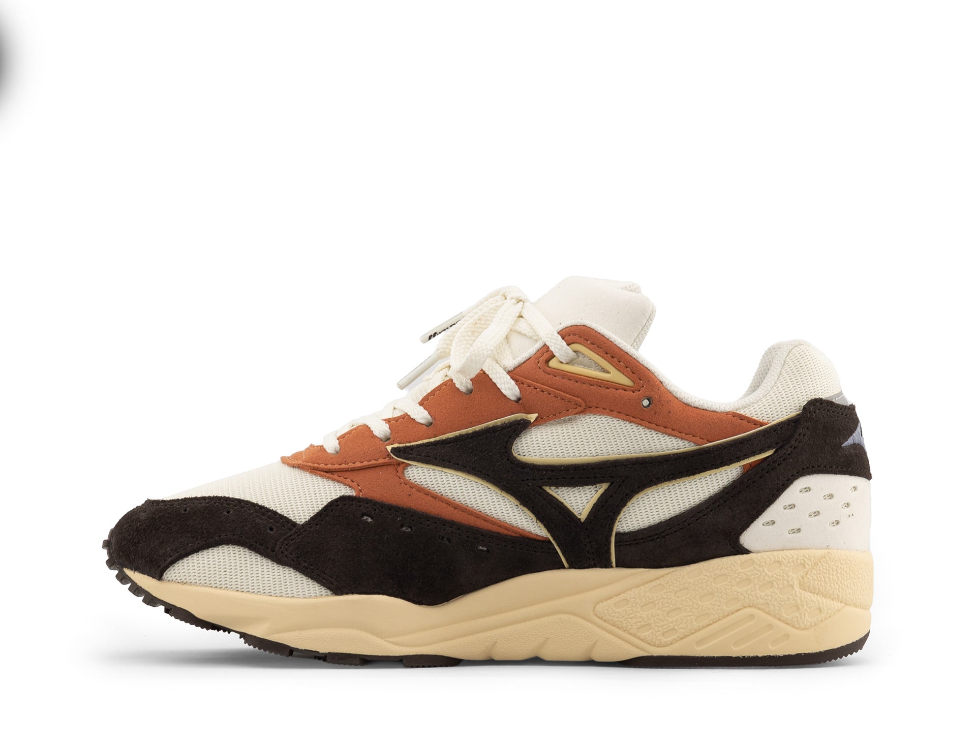 Mizuno Contender pristine mole sunburn