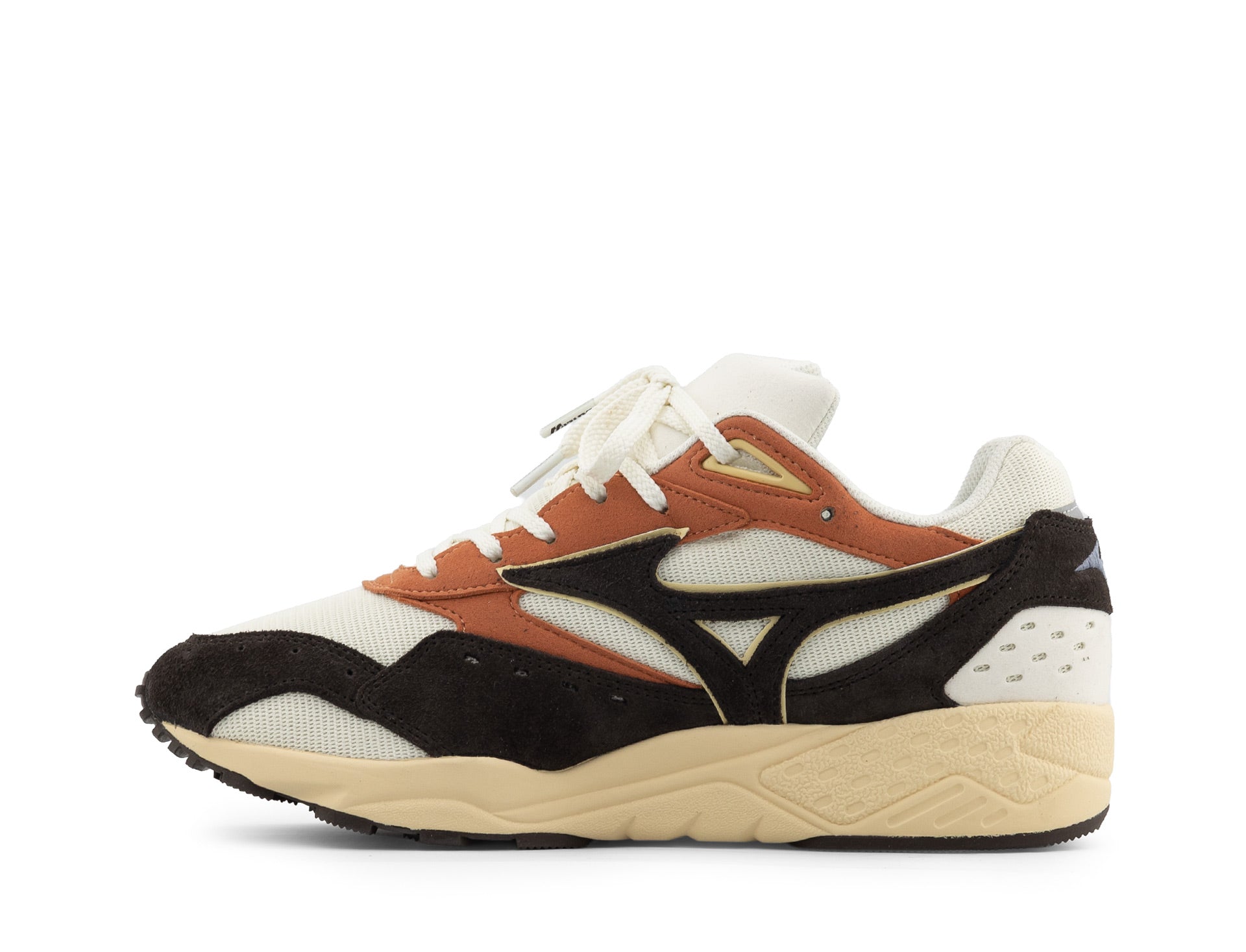 Mizuno Contender pristine mole sunburn
