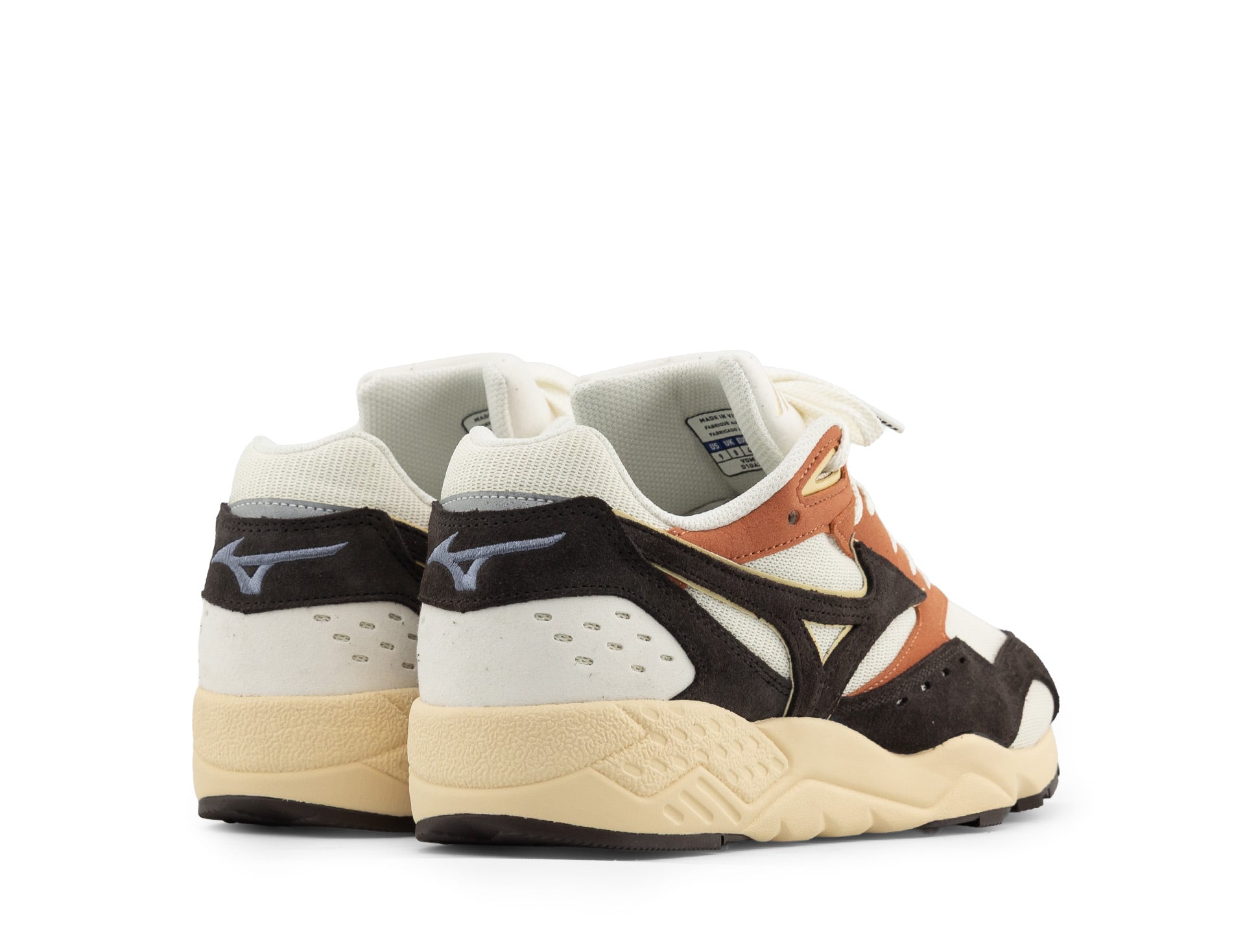 Mizuno Contender pristine mole sunburn