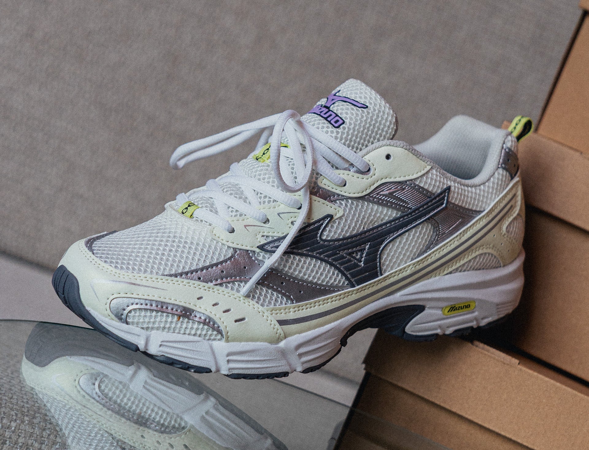 Mizuno MXR snow white quiet shade sylvgreen