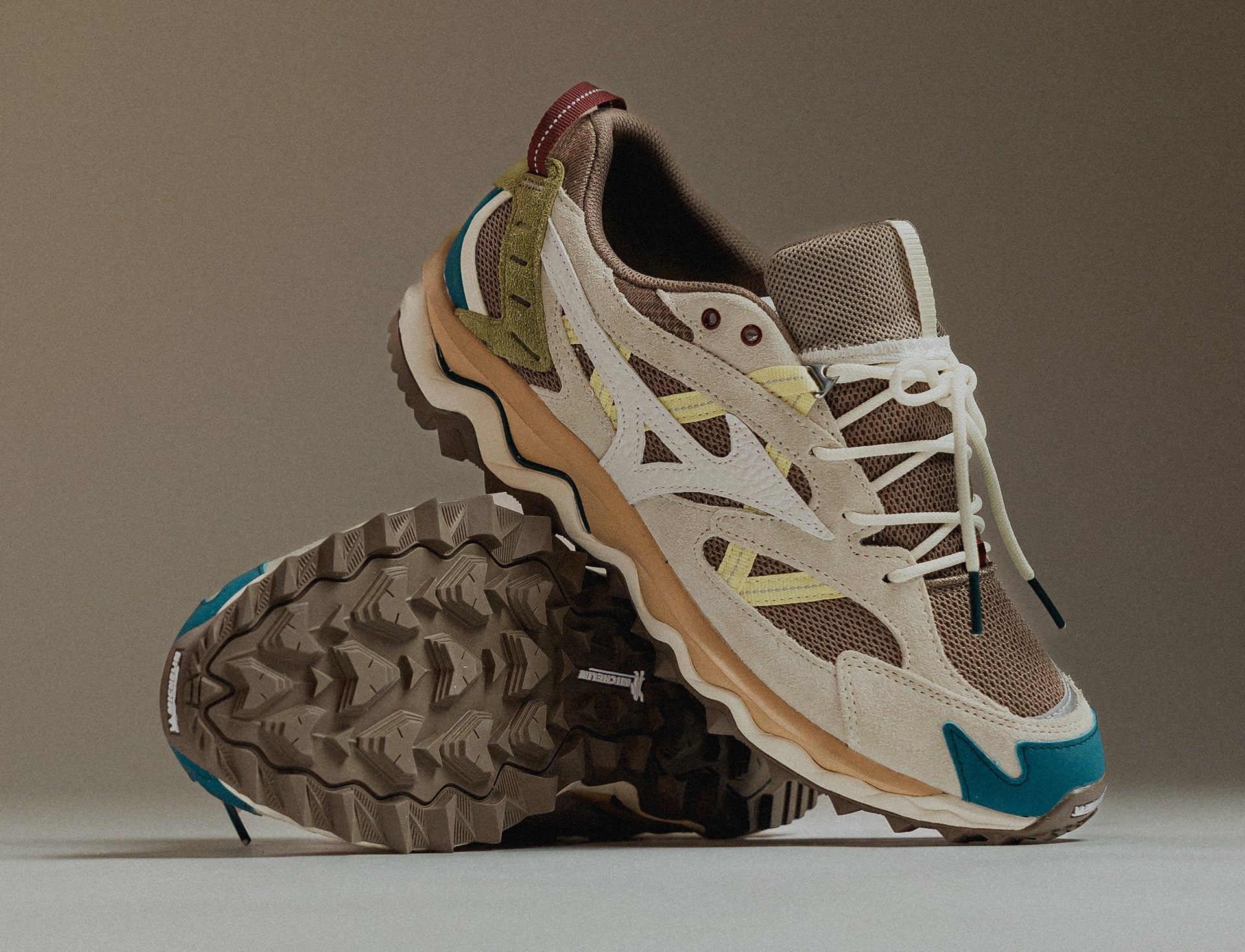 Mizuno Wave Mujin TL fossil snow white summer sand