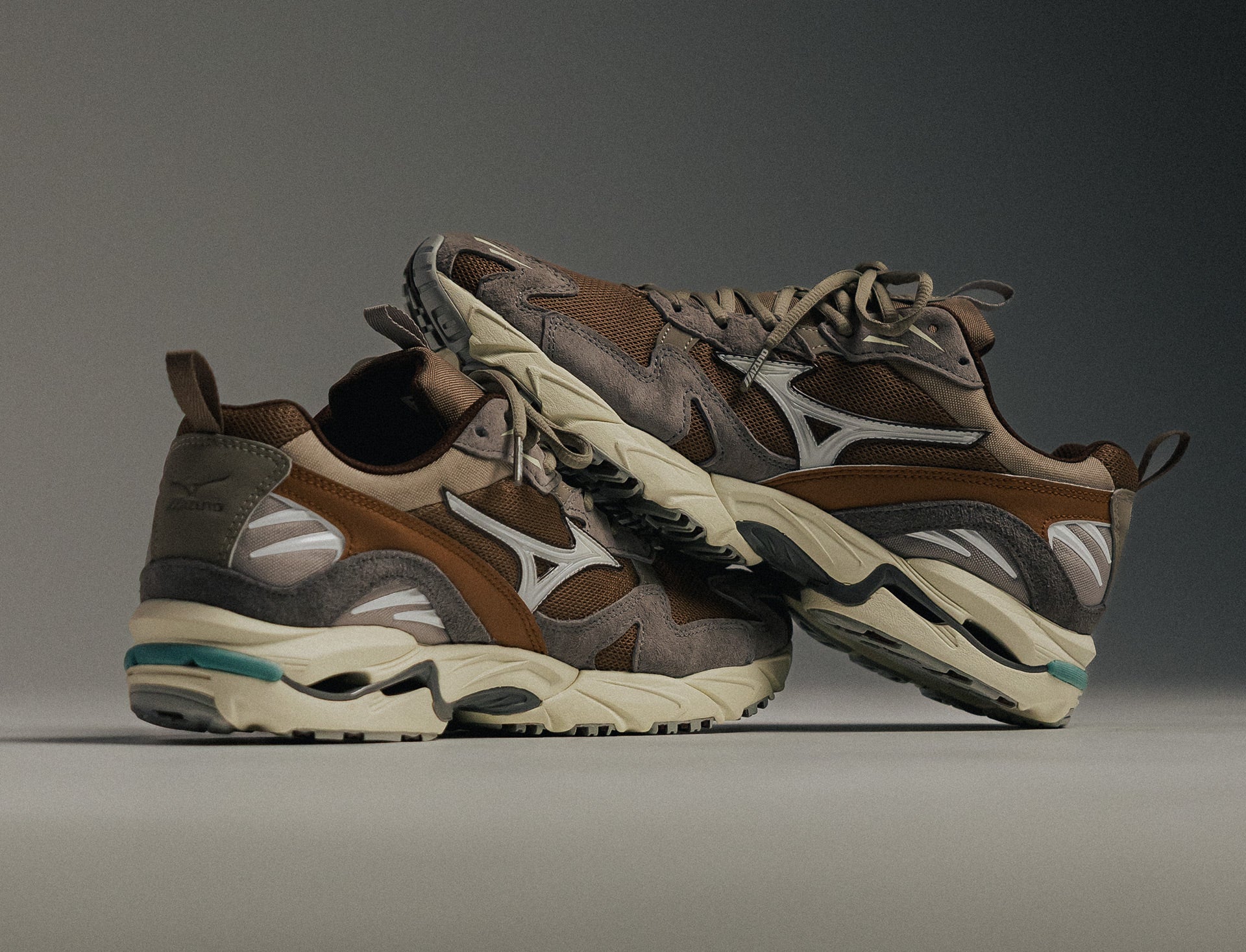 Mizuno Wave Rider 10 Premium fossil white thrush