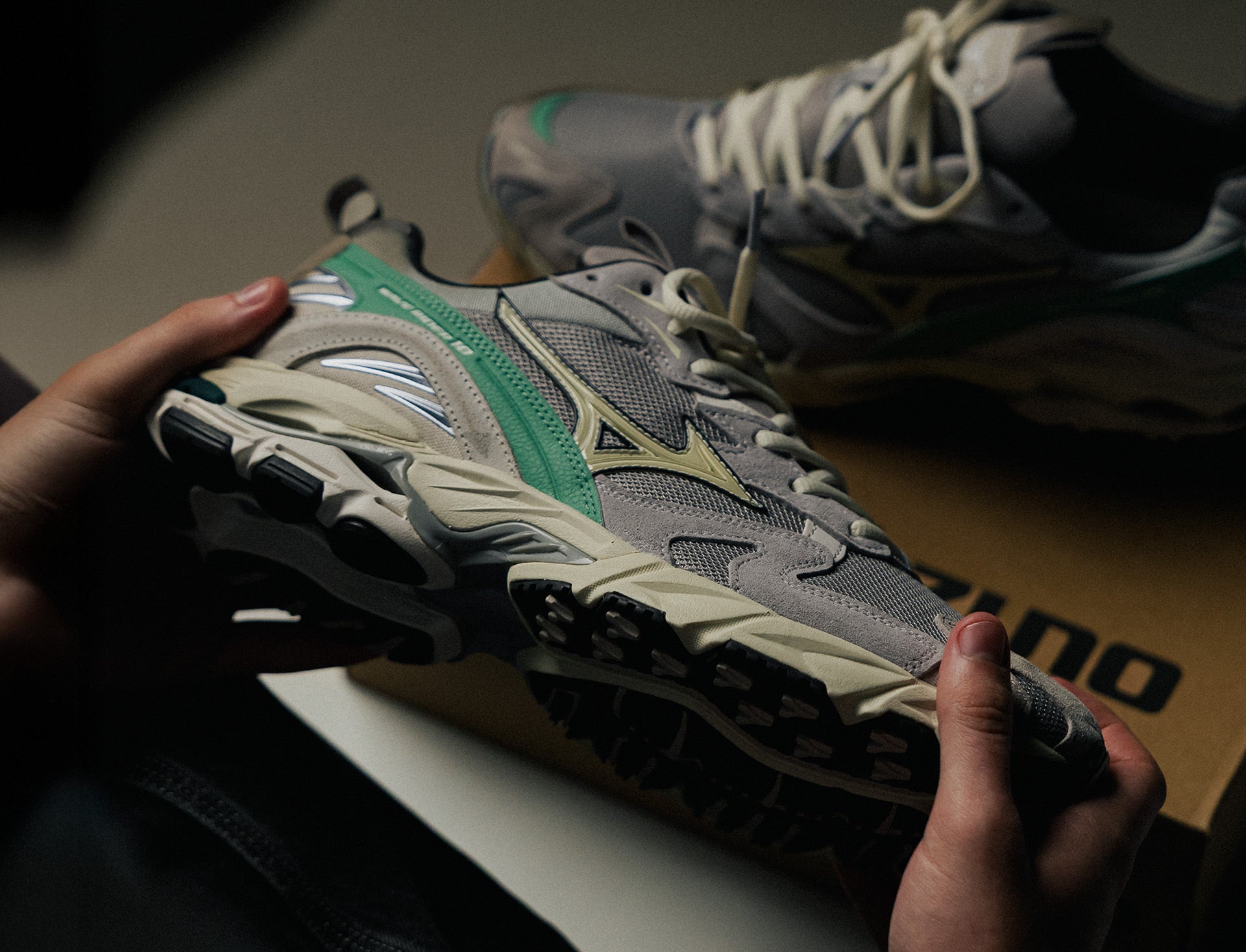 Mizuno Wave Rider 10 Premium opal gray pristine creme de menthe