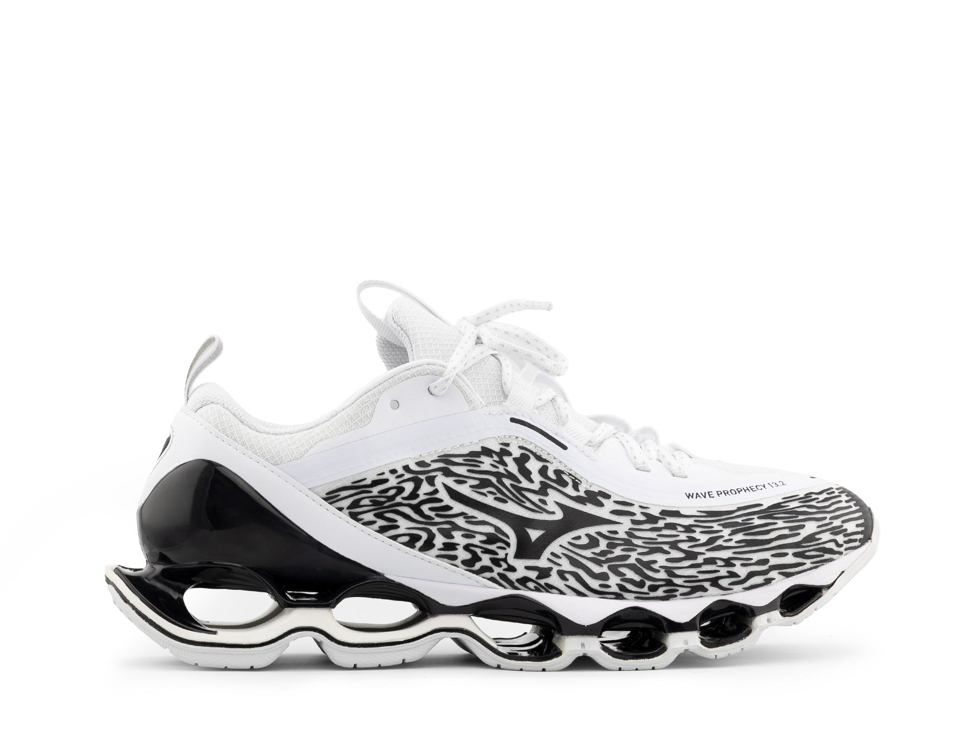 Mizuno Wave prophecy 13.2 white black
