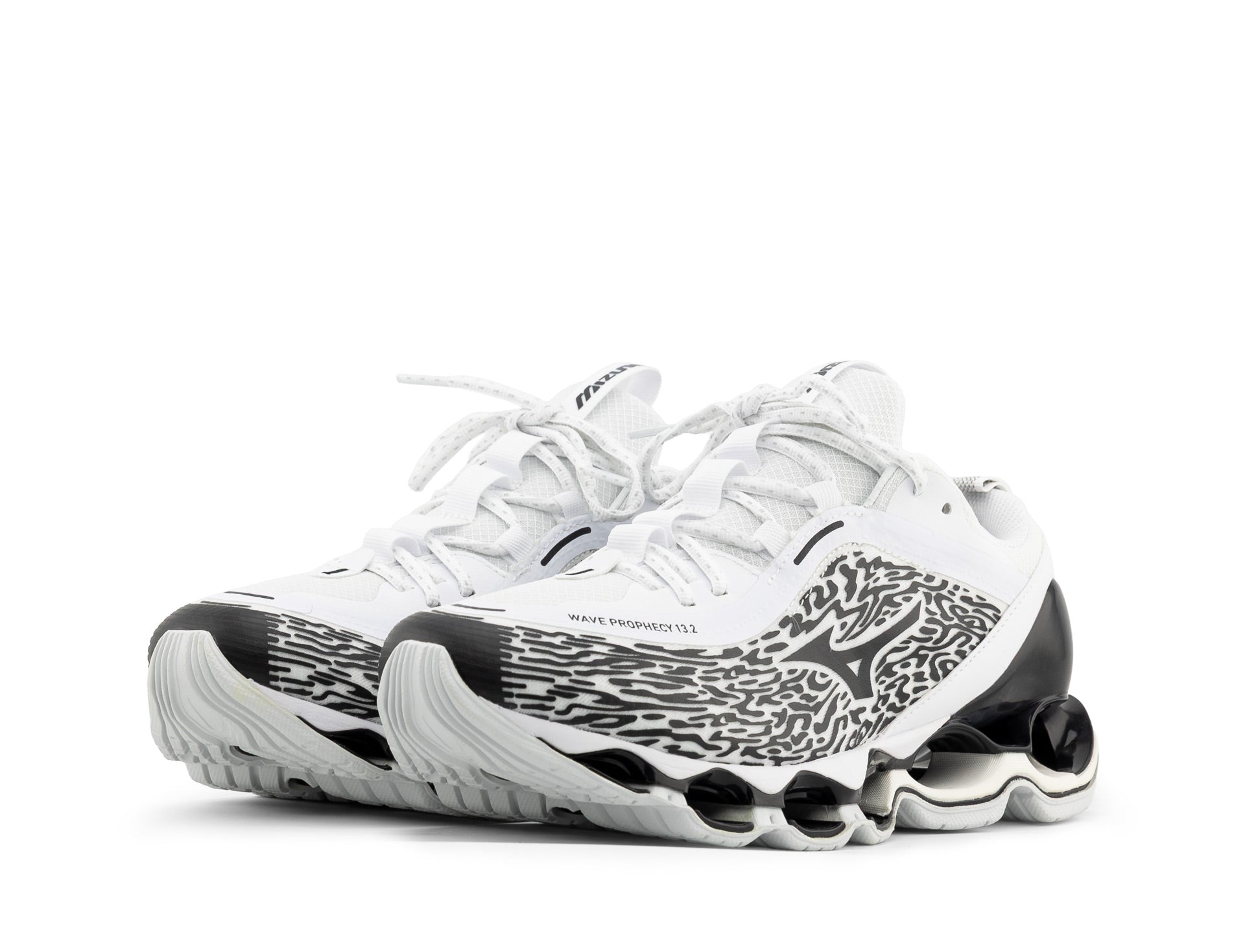 Mizuno Wave prophecy 13.2 white black