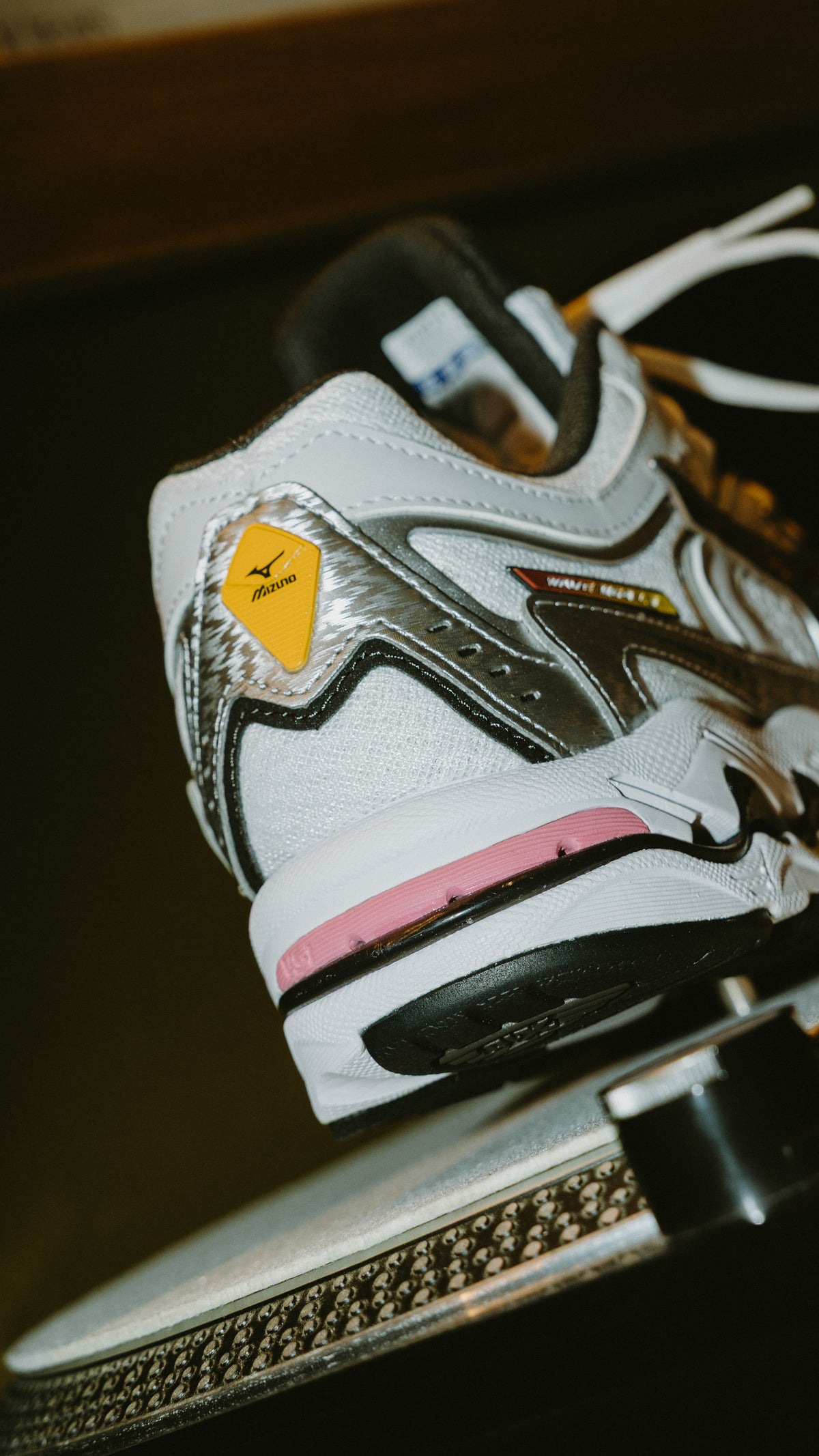 Mizuno Wave MG4 LS white artisan's gold galaxy silver