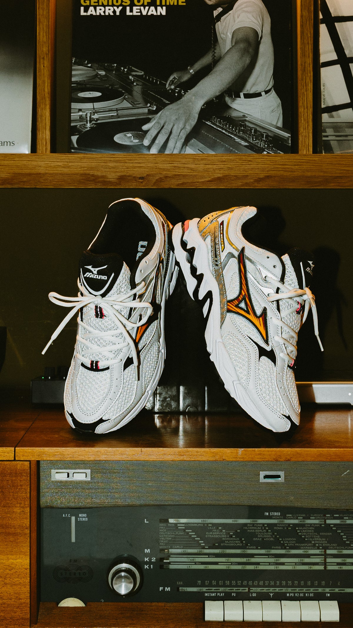 Mizuno Wave MG4 LS white artisan's gold galaxy silver
