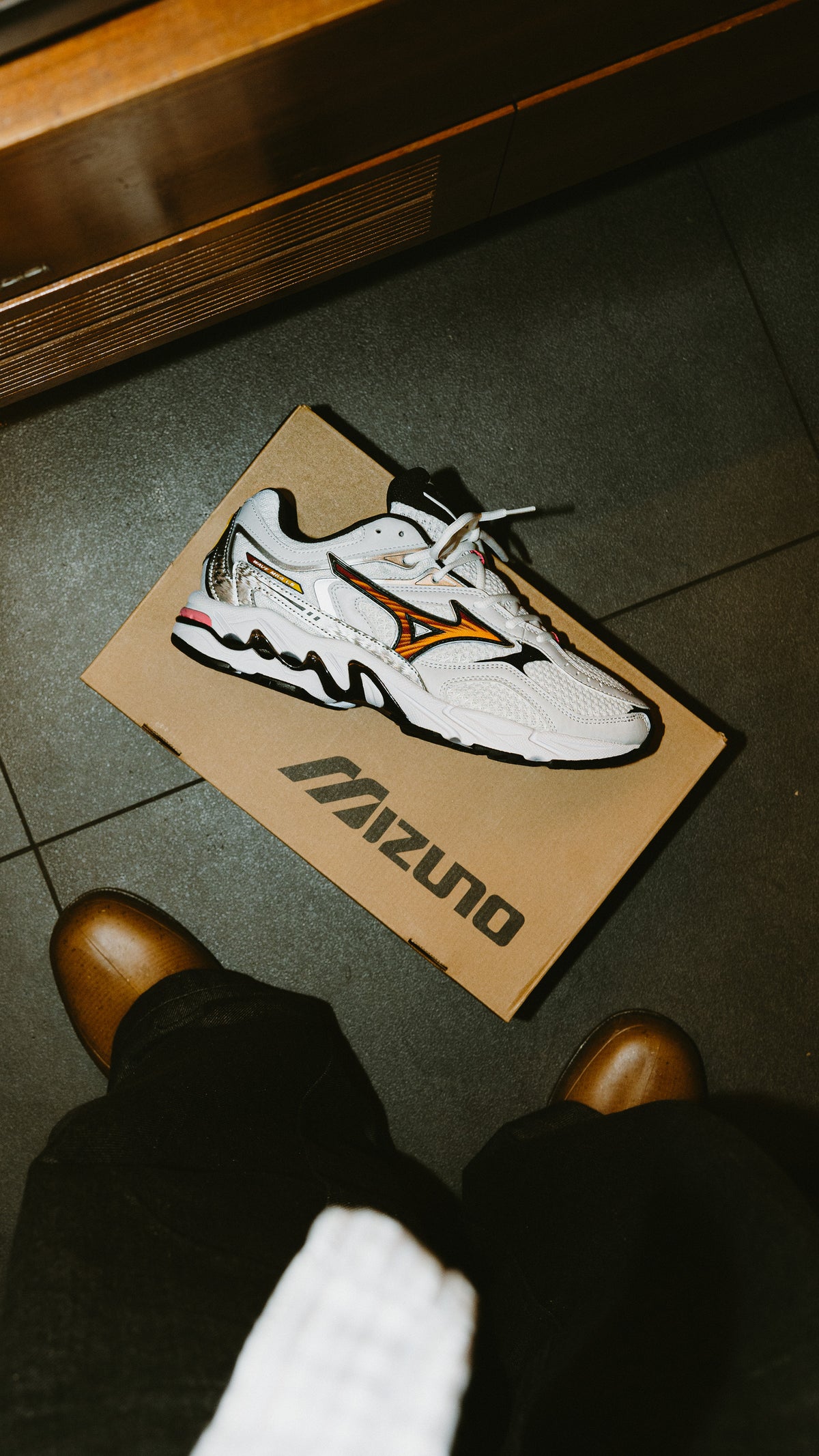 Mizuno Wave MG4 LS white artisan's gold galaxy silver
