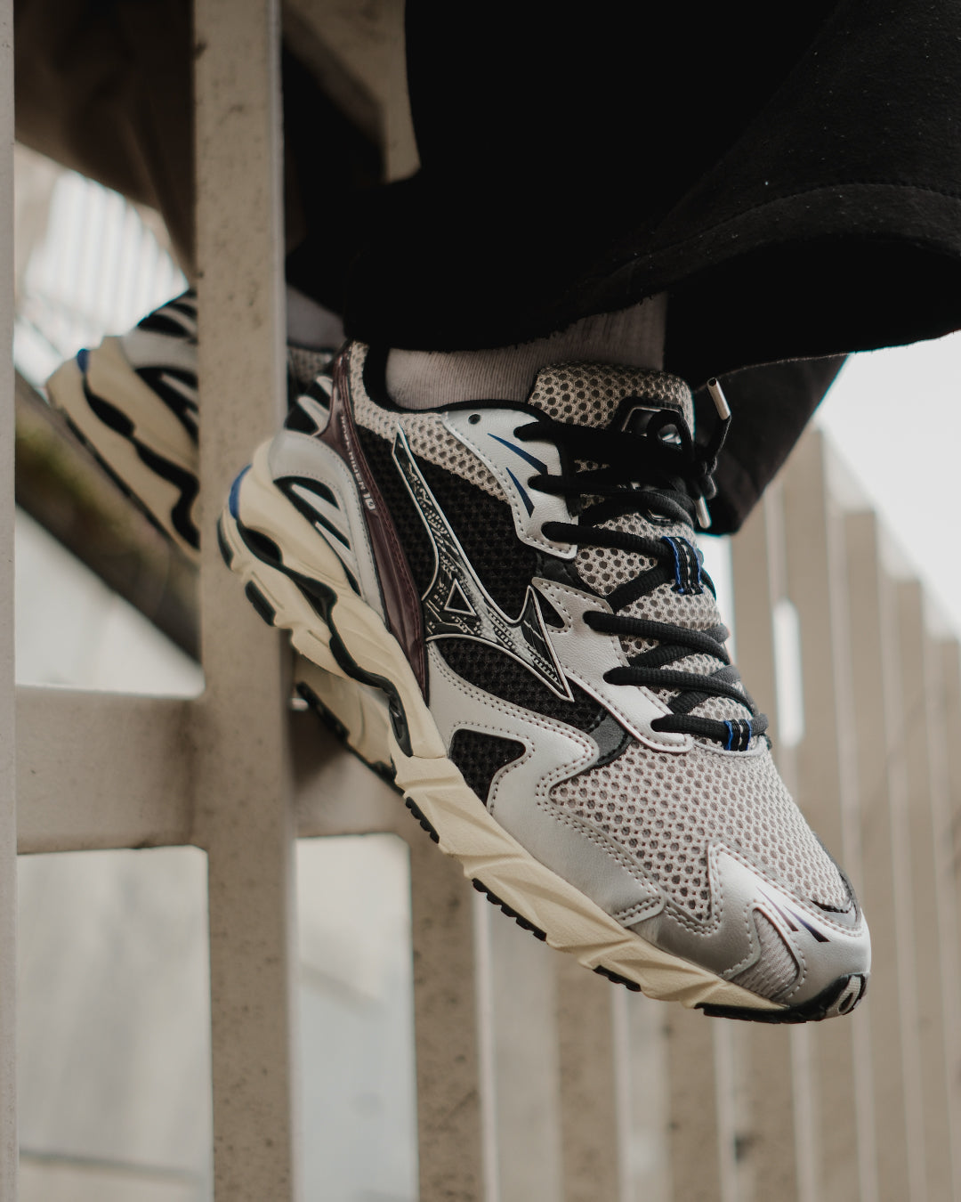 Mizuno Wave Rider 10 harbor mist black fig