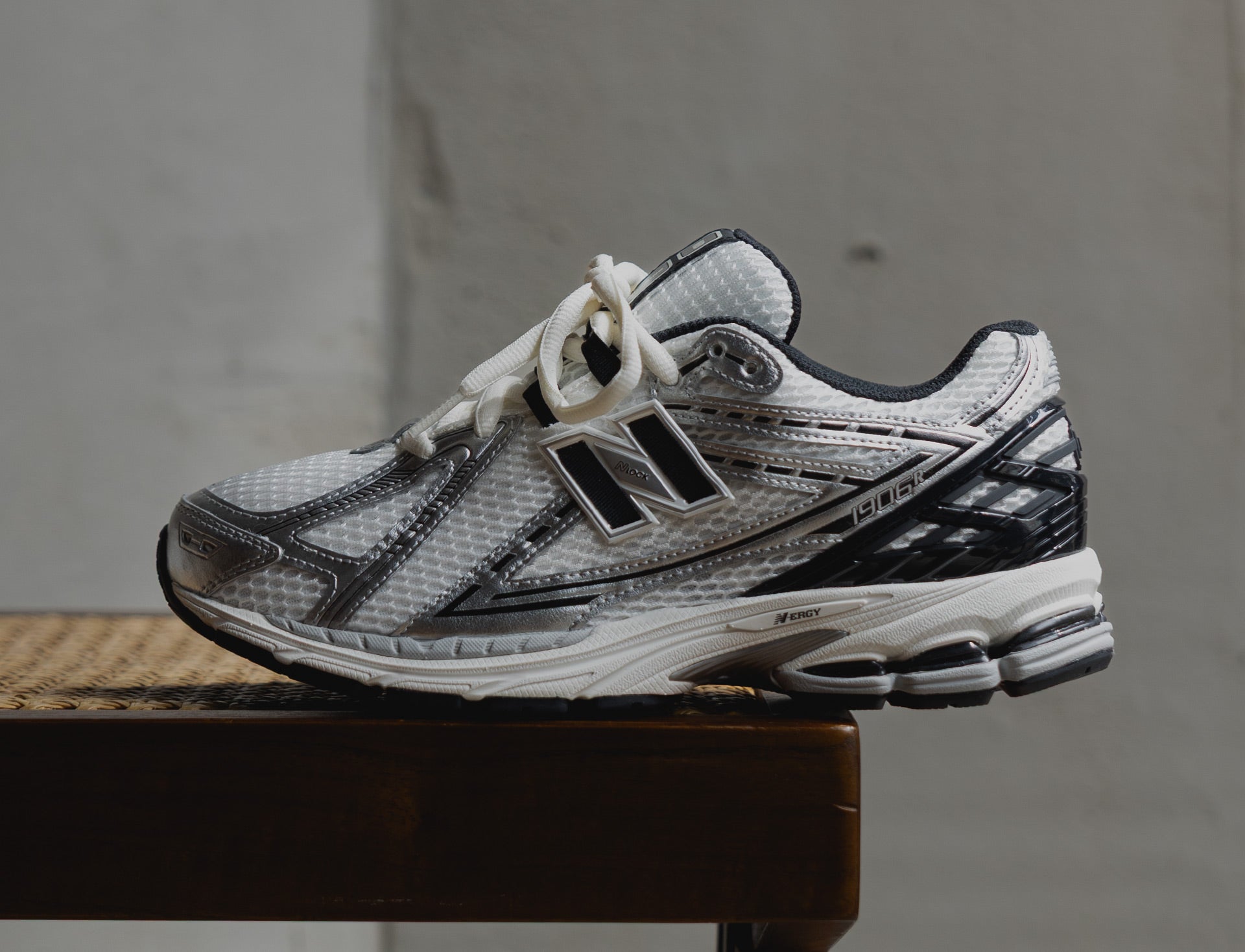 New Balance 1906R silver metallic