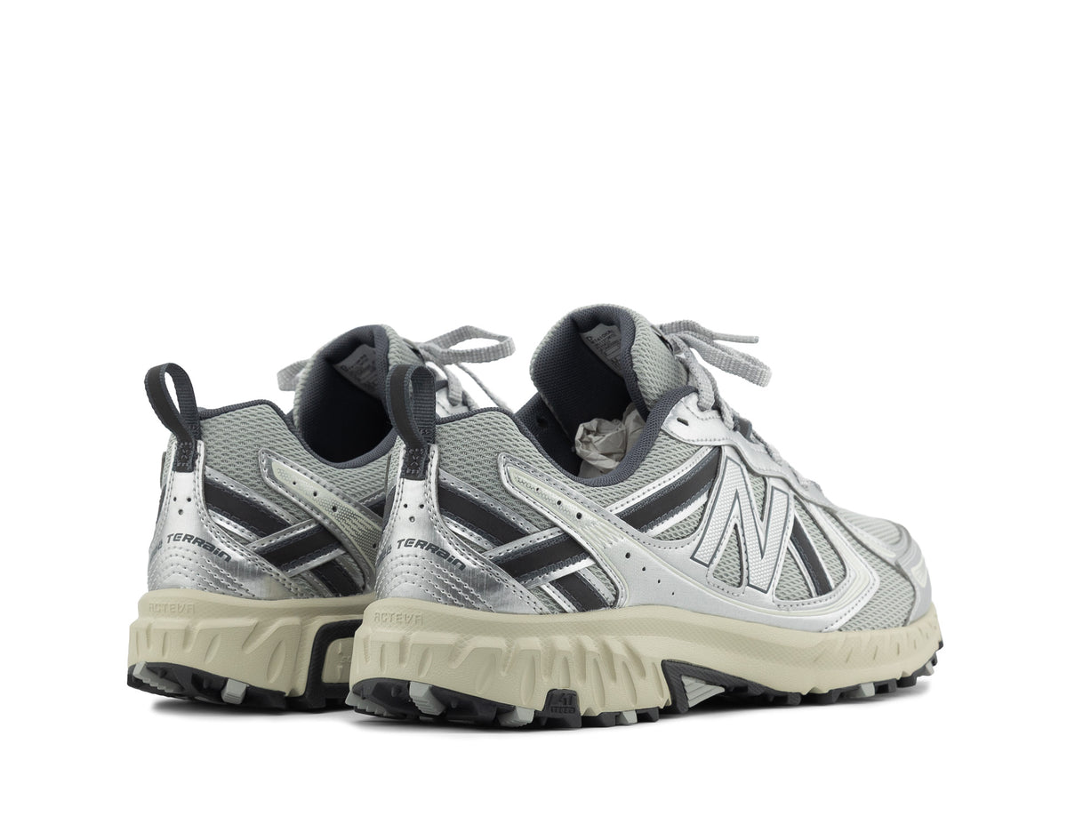 New Balance 410 rain cloud magnet