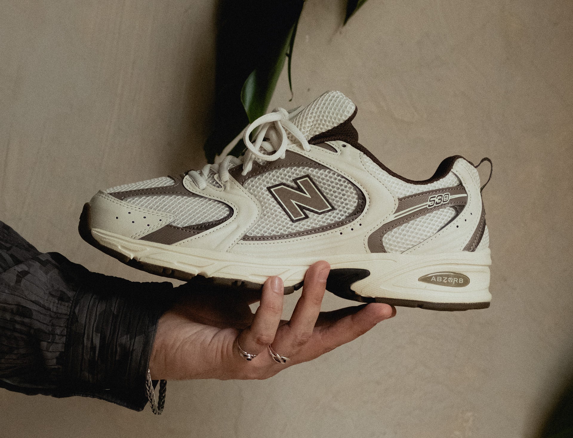 New Balance 530 white calm taupe