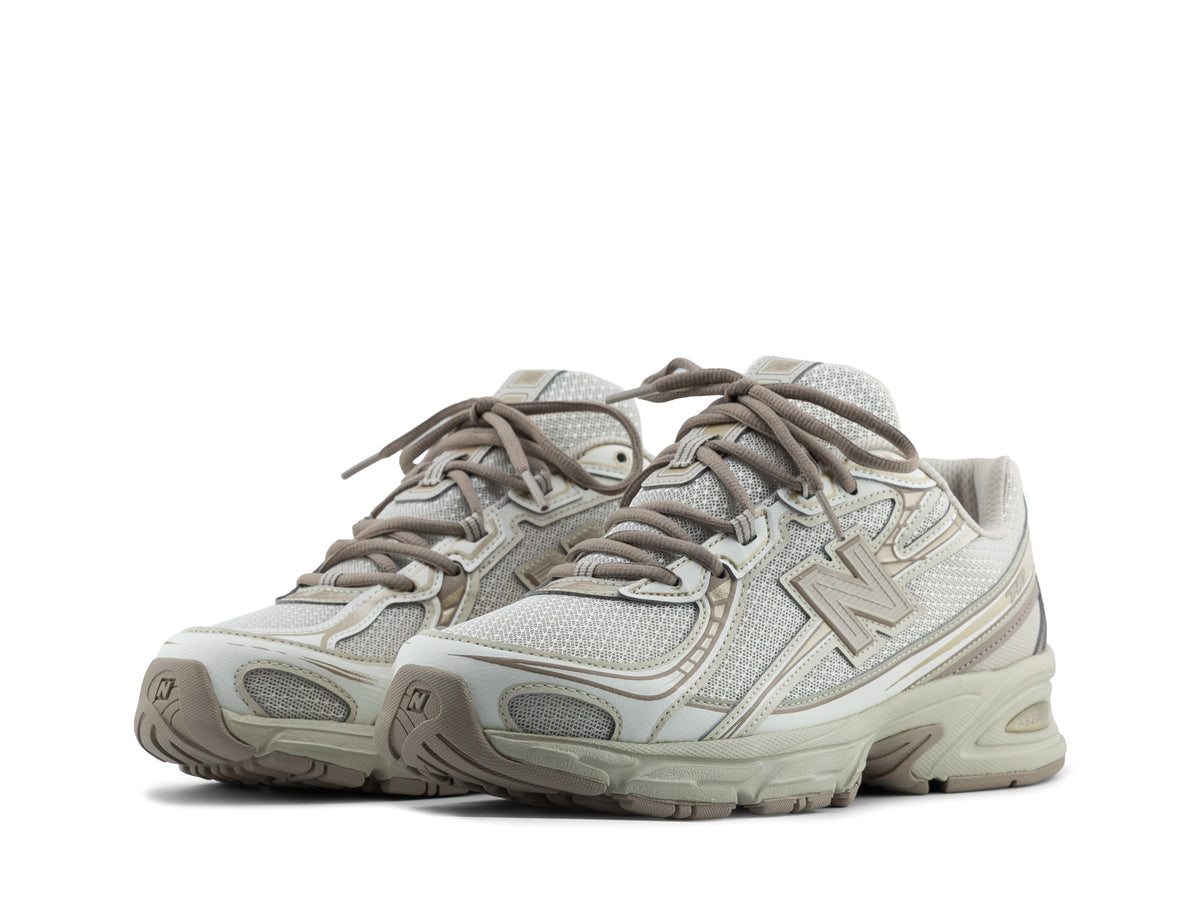 New Balance 740 mushroom