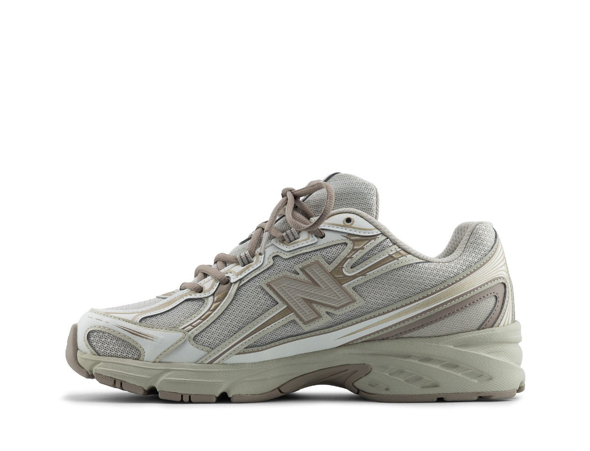 New Balance 740 mushroom