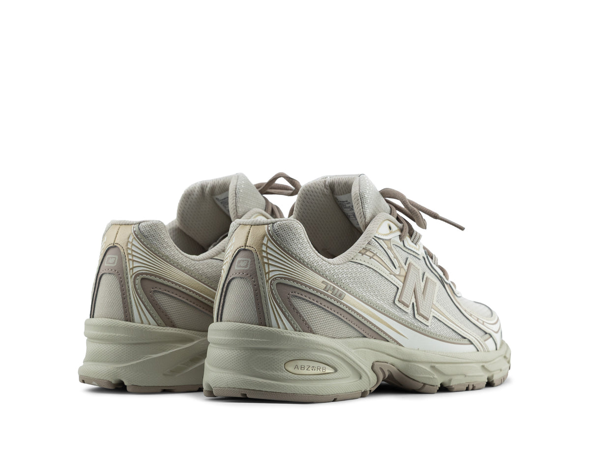 New Balance 740 mushroom