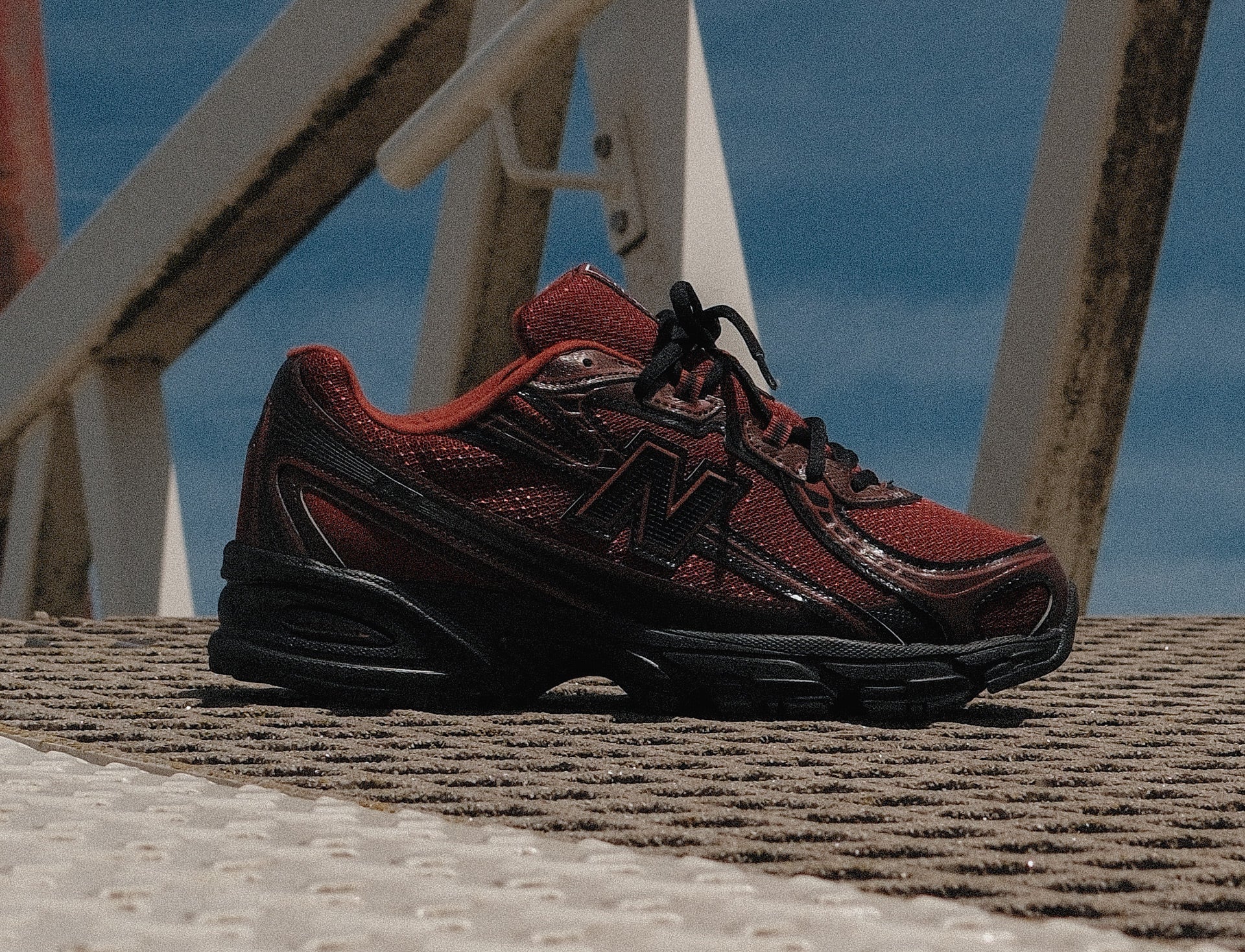 New Balance 740 relic brown pumpernickel