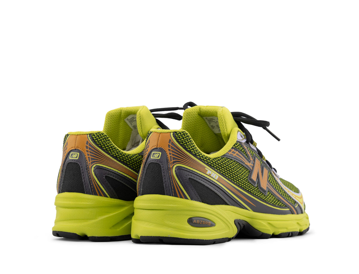 New Balance 740 field green