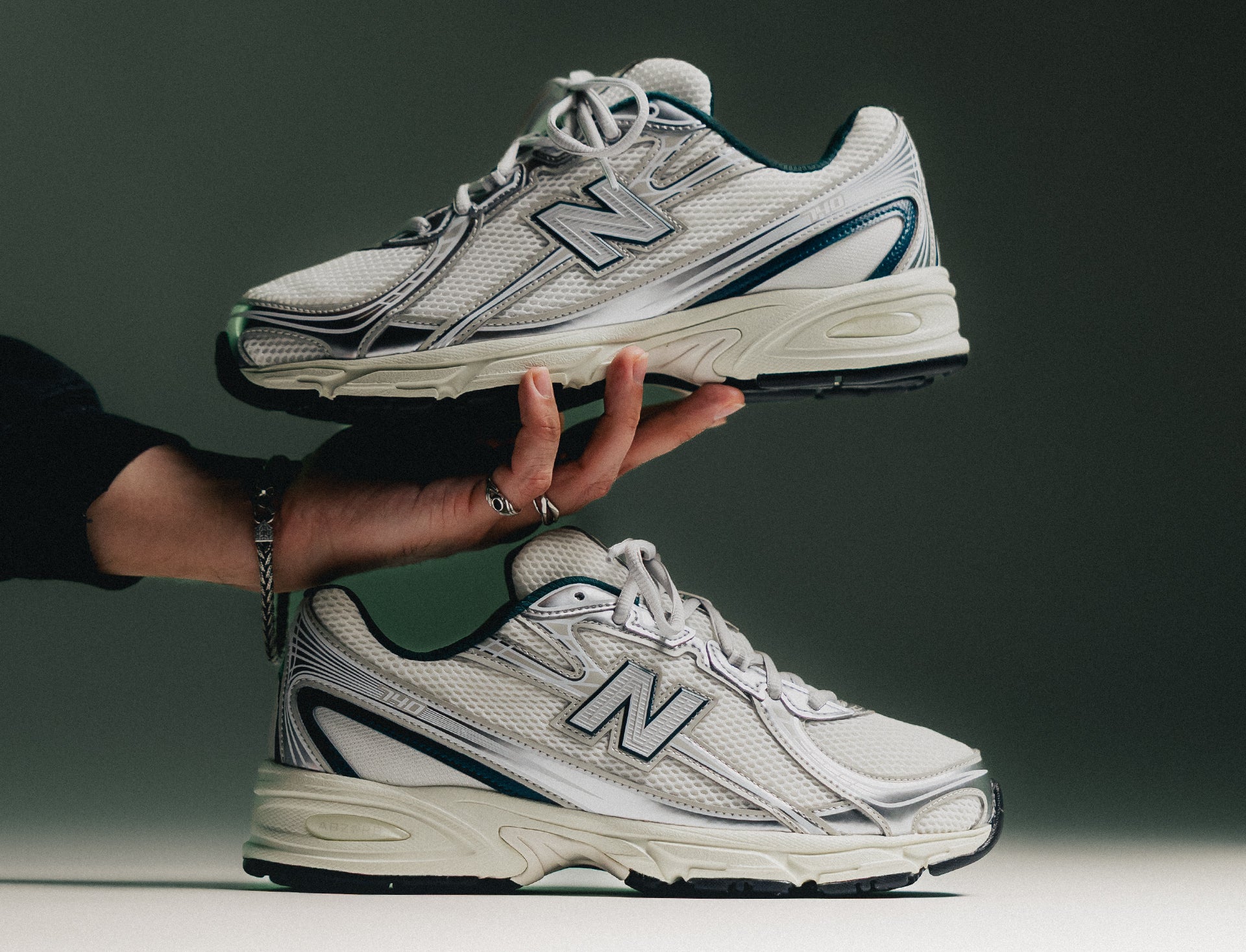 New Balance 740 medusa green