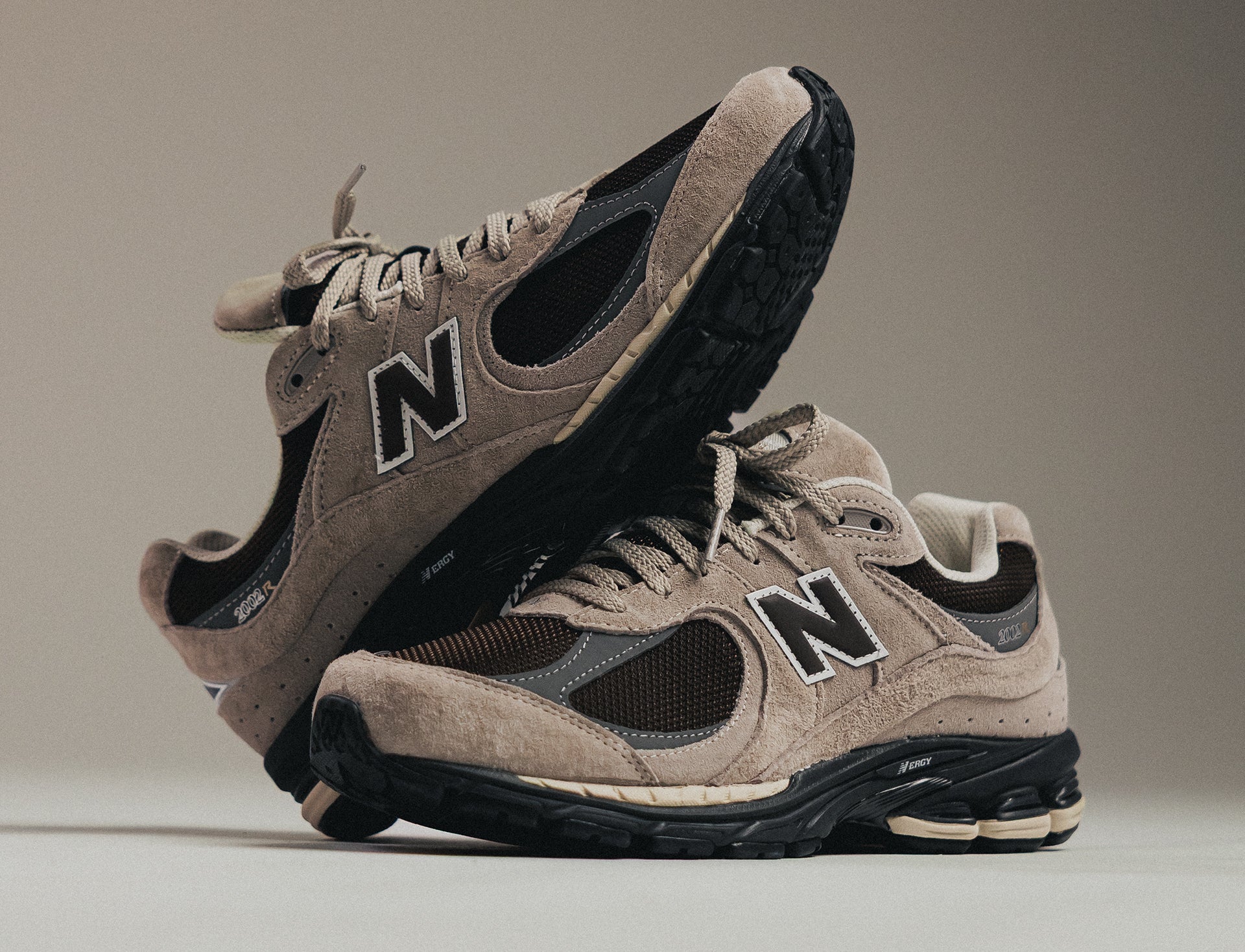 New Balance 2002R arid stone