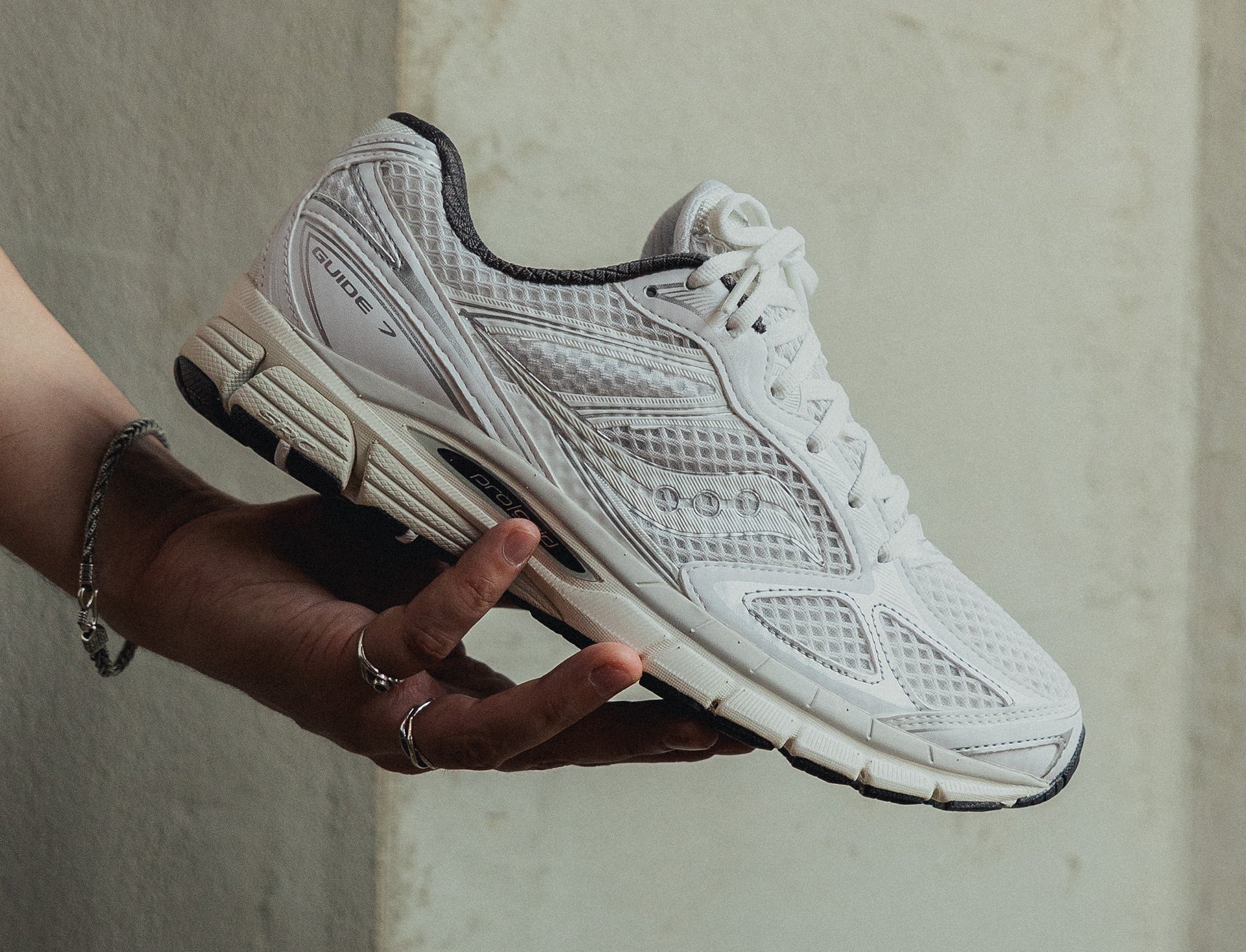 Saucony Progrid Guide 7 white black