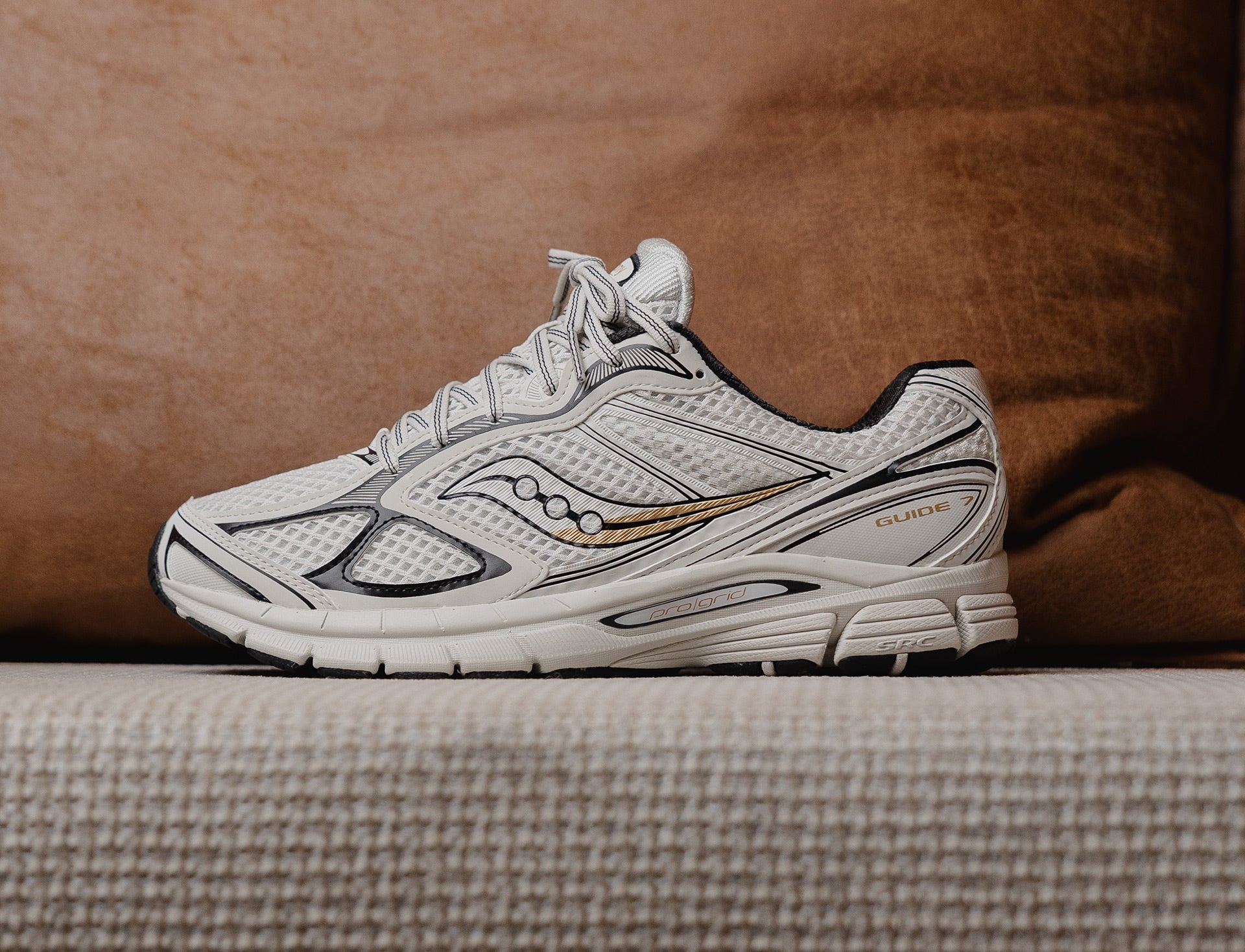 Saucony Progrid Guide 7 onyx gold