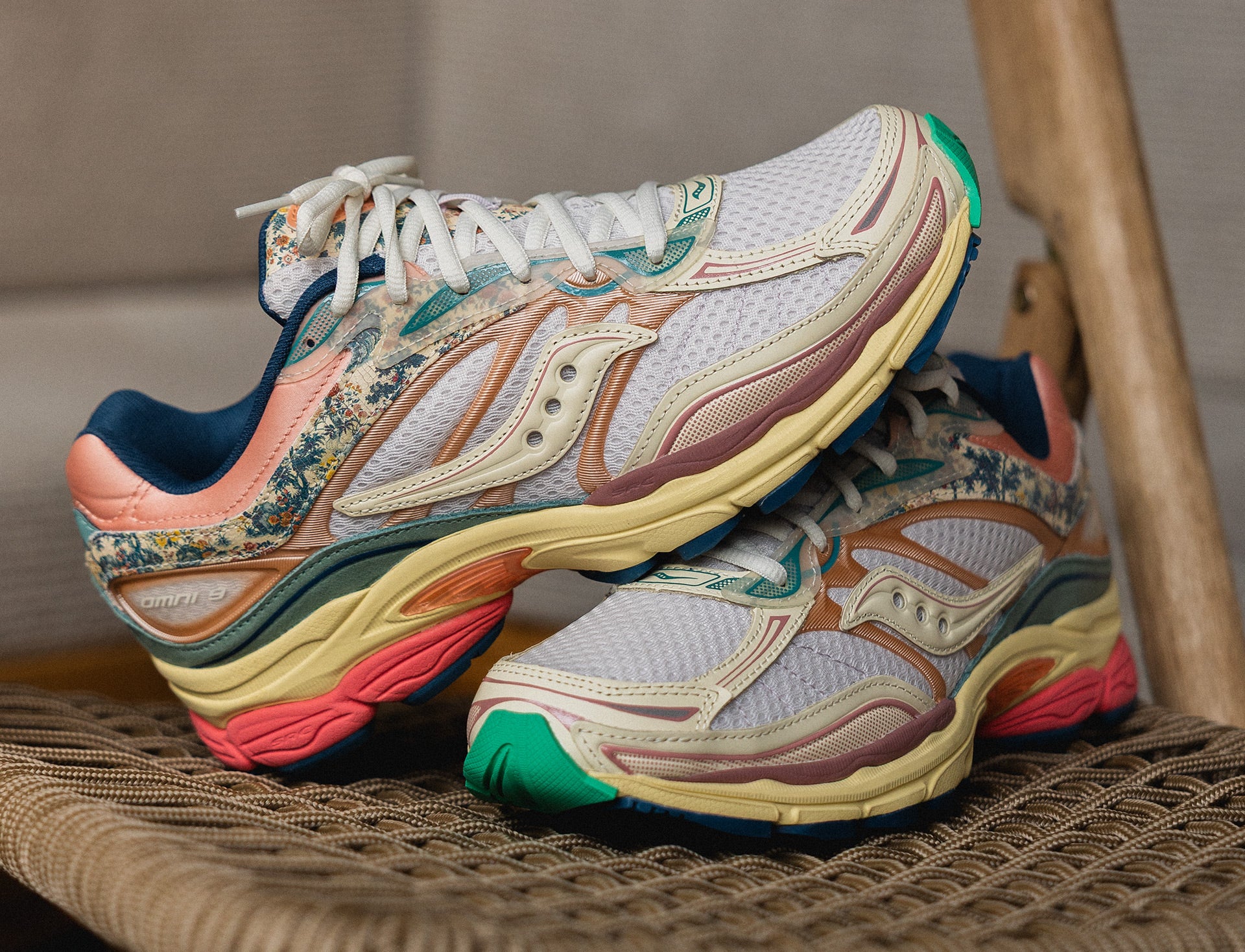 Saucony Progrid Omni 9 beige blue