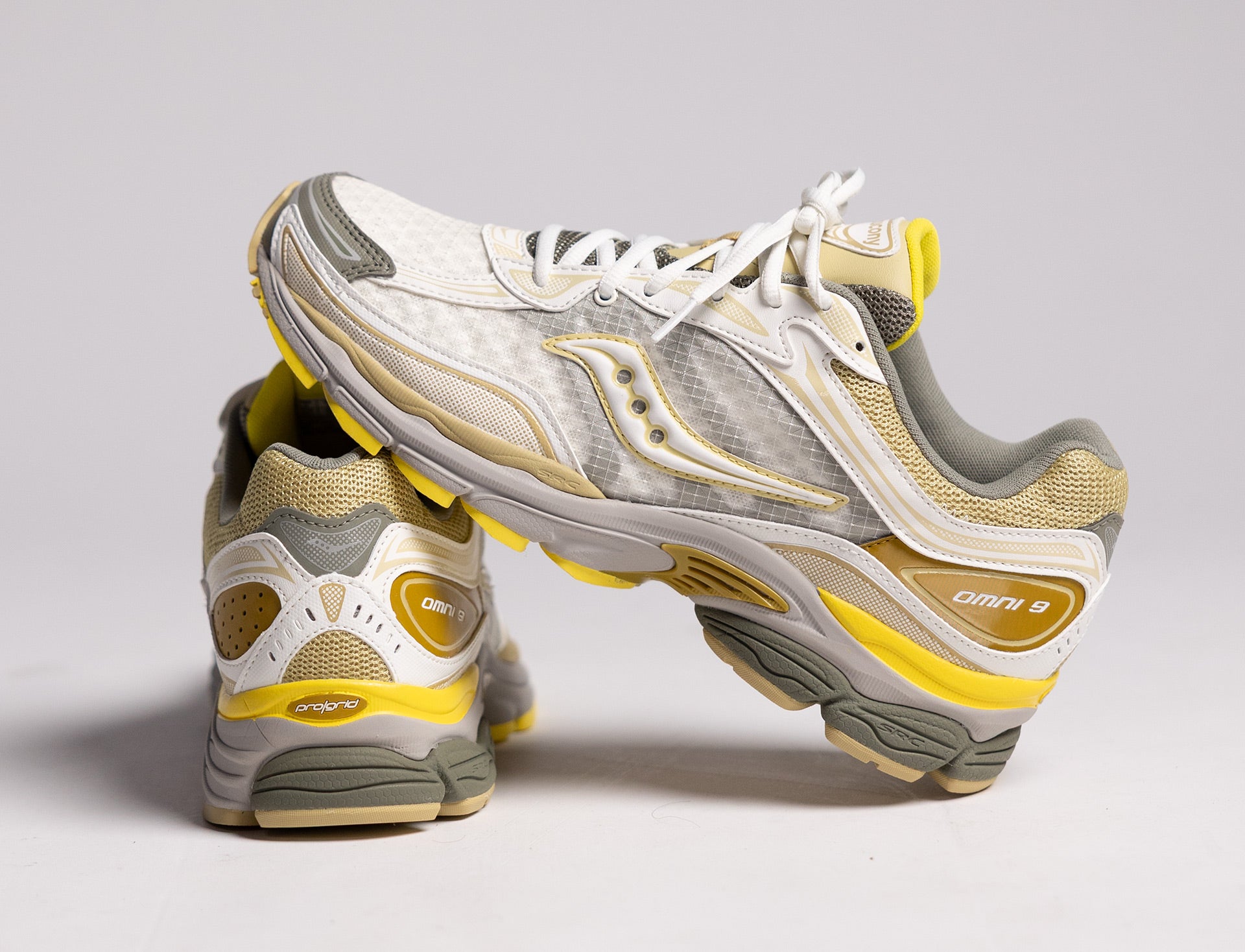 Saucony Progrid Omni 9 ivory moss