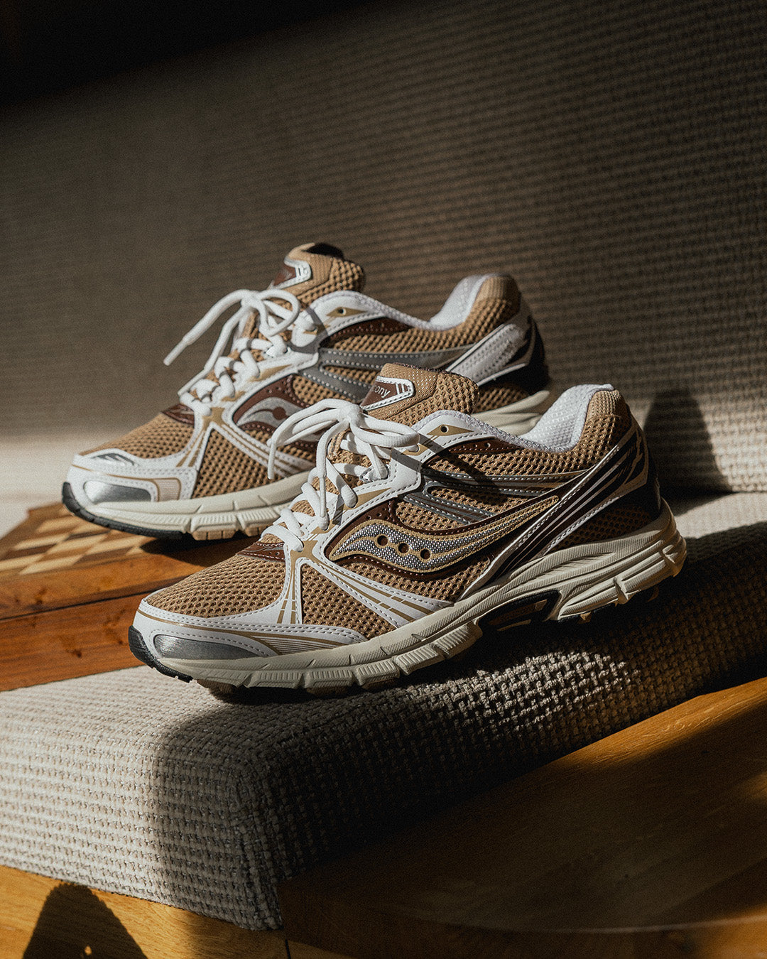 Saucony Grid Legacy saddle white