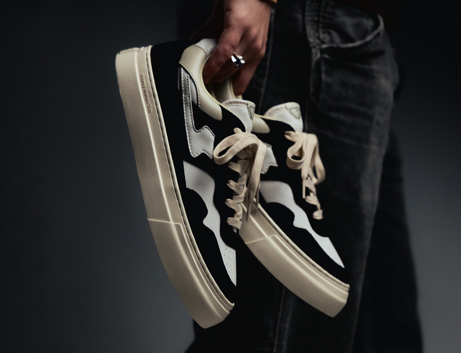 Stepney Workers Club Pearl S-Strike Leather black white