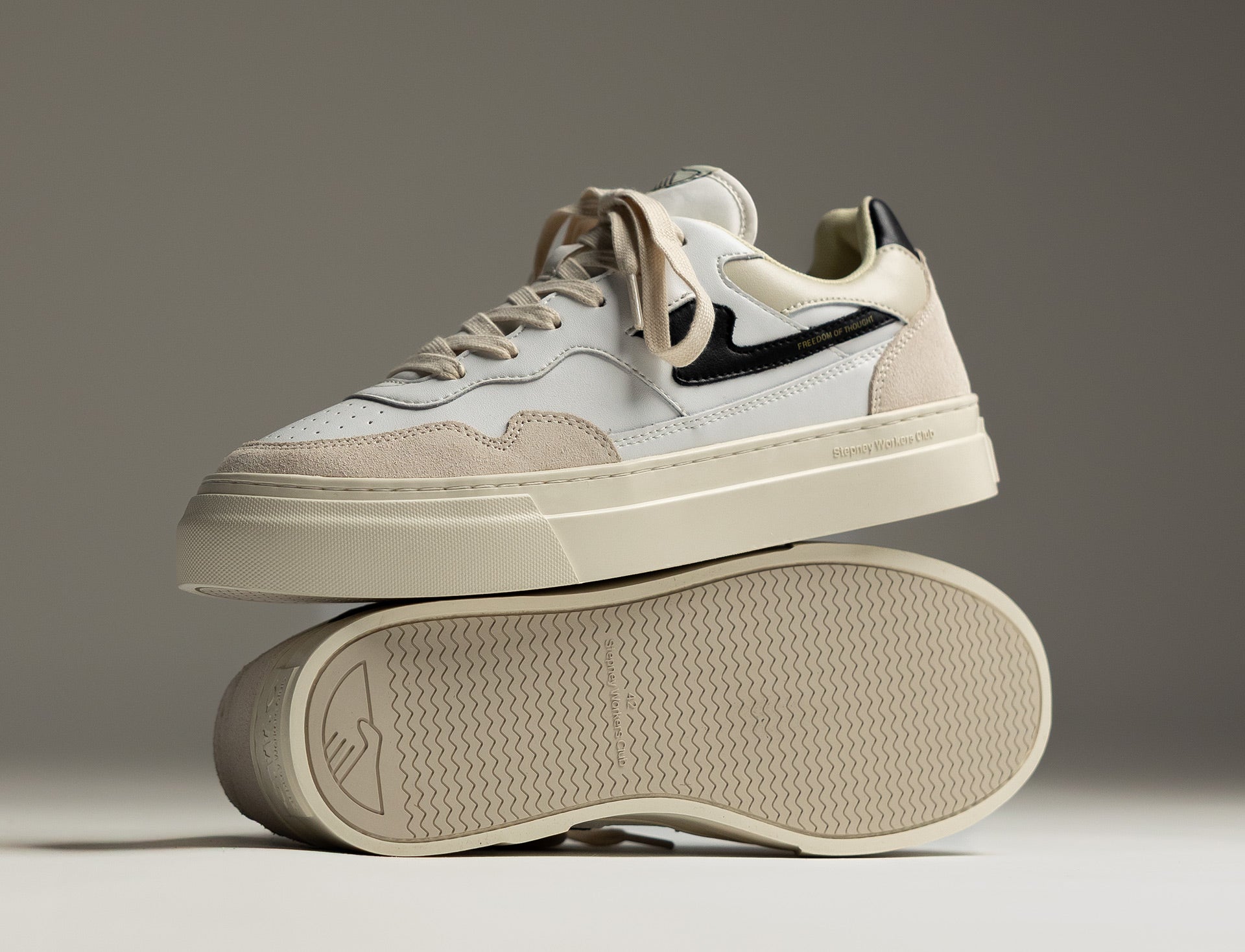 Stepney Workers Club Pearl S-Strike Leather spring black