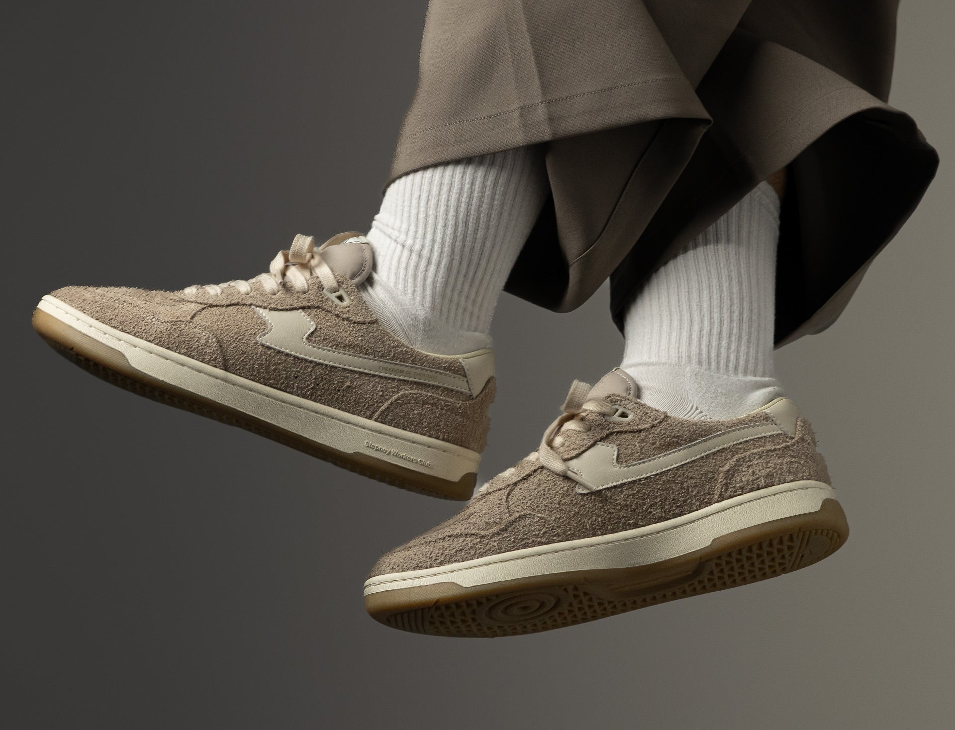 Stepney Workers Club Pro-Cup 01 S-Strike Geo-Merged Taupe