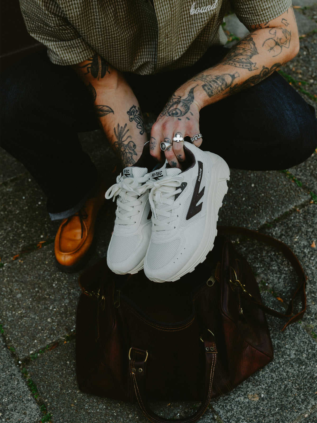 HI-TEC SNEAKERS